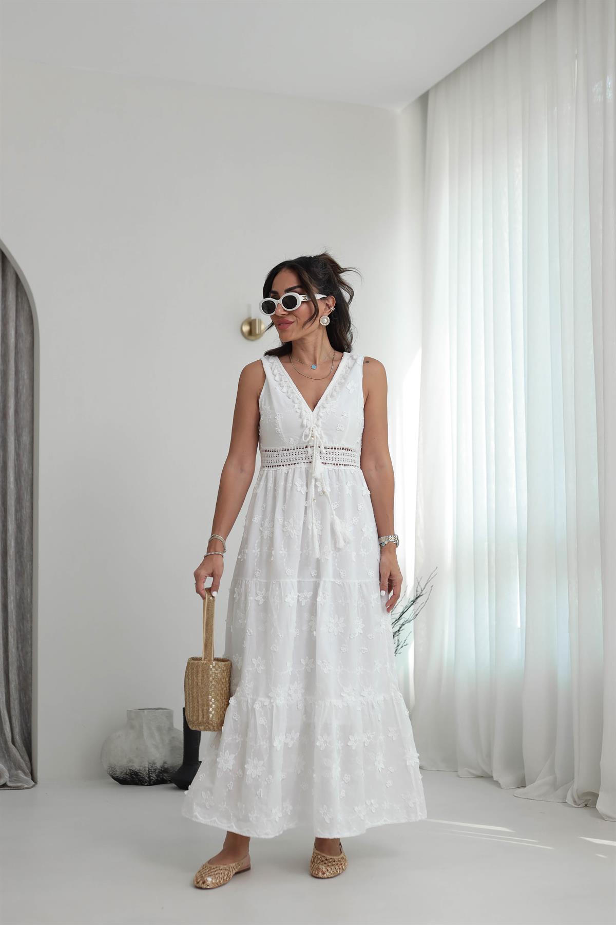 8231 V Yaka Püskül Detay İşlemeli Elbise BEYAZ