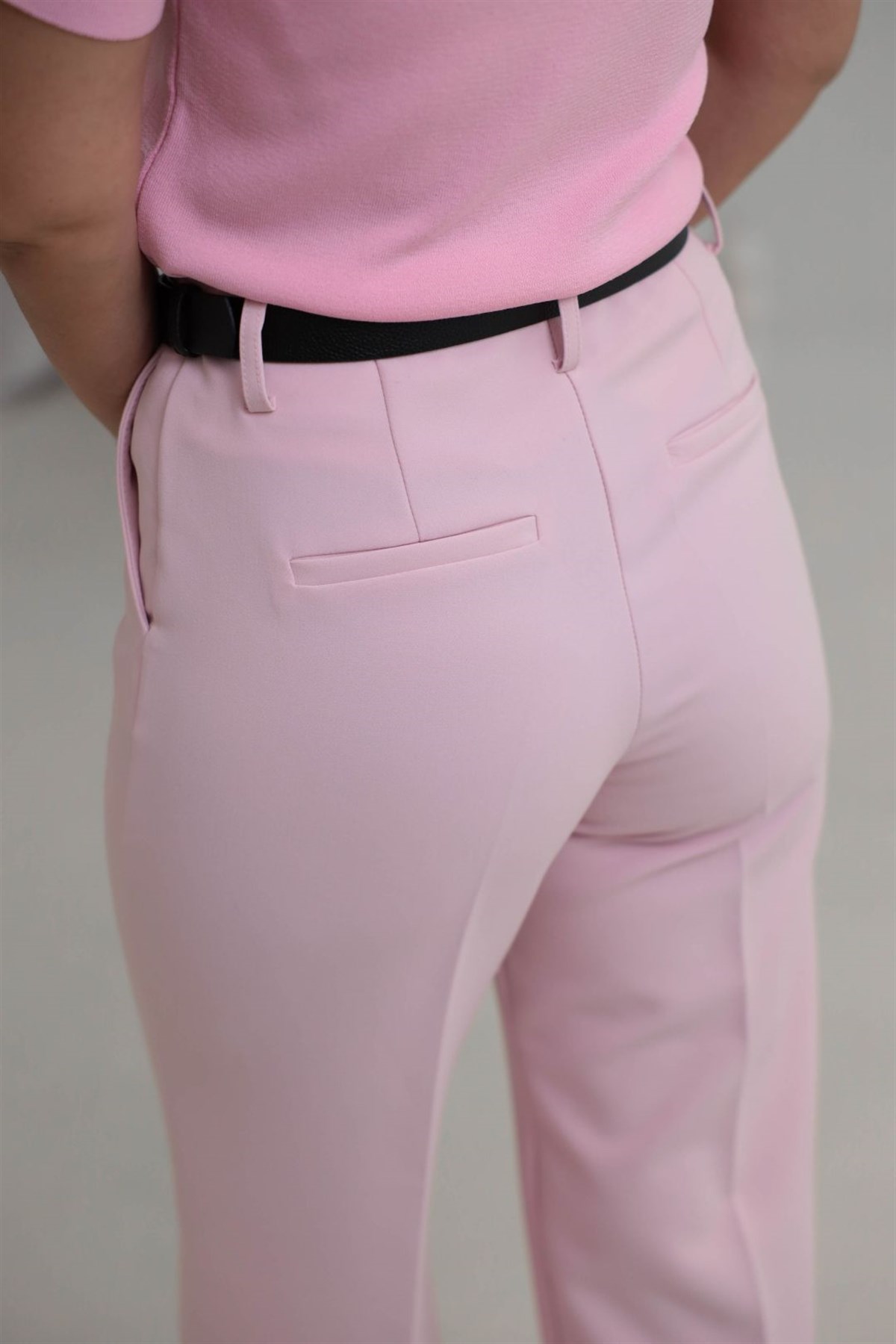 7515 Arka Cepli Kemerli Geniş Paça Pantolon PEMBE