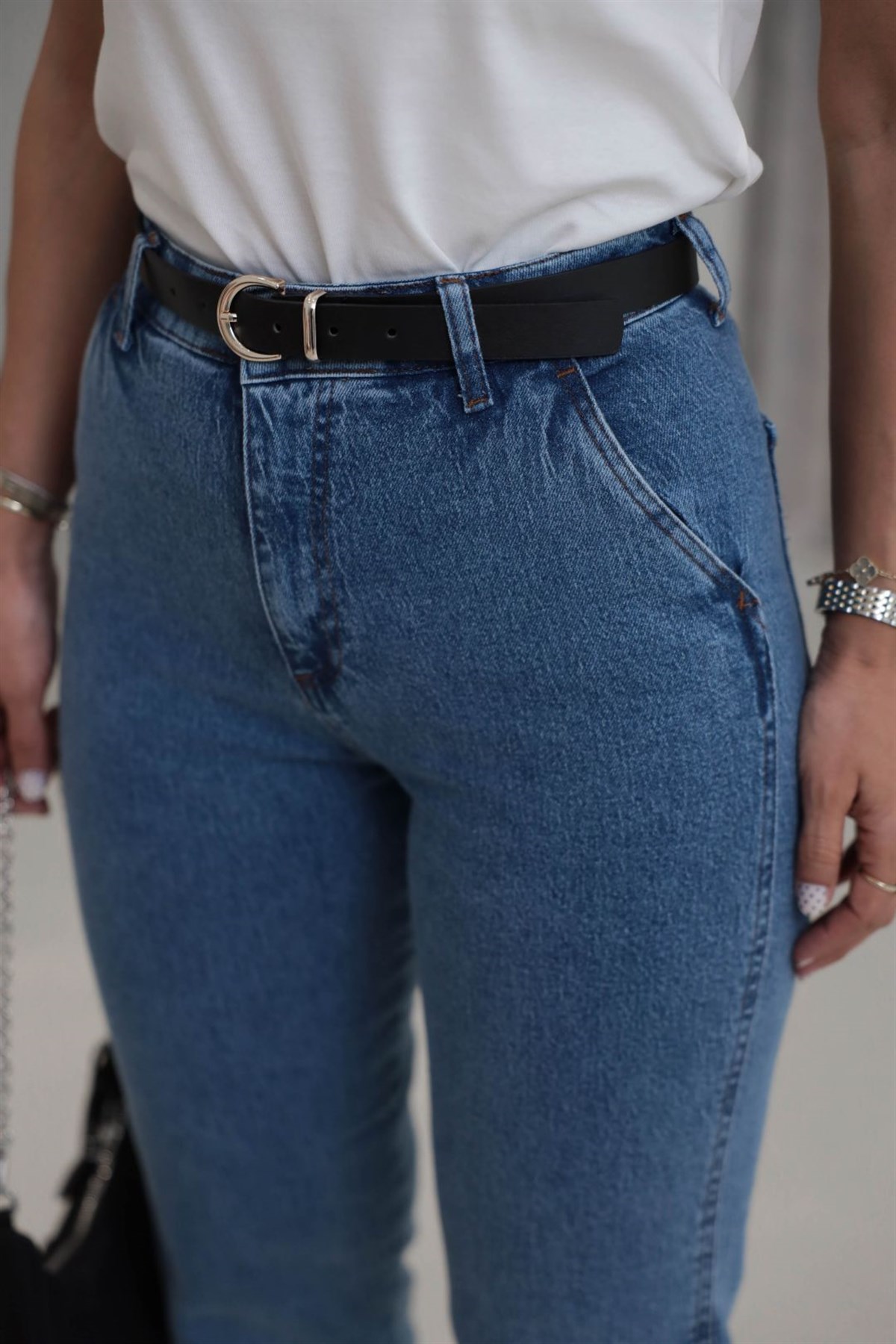 127 Kemerli Paçası Kesik Boyfit Jean MAVİ