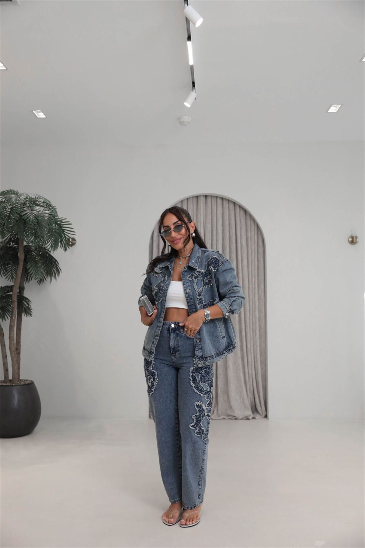 7502 Rose Aplikeli Taşlı Denim Ceket Pantolon Takım TİNTLİ MAVİ