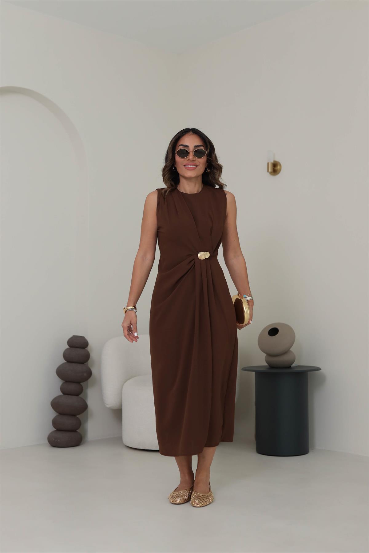 3718 Gold Broşlu Kolsuz Midi Elbise KAHVE