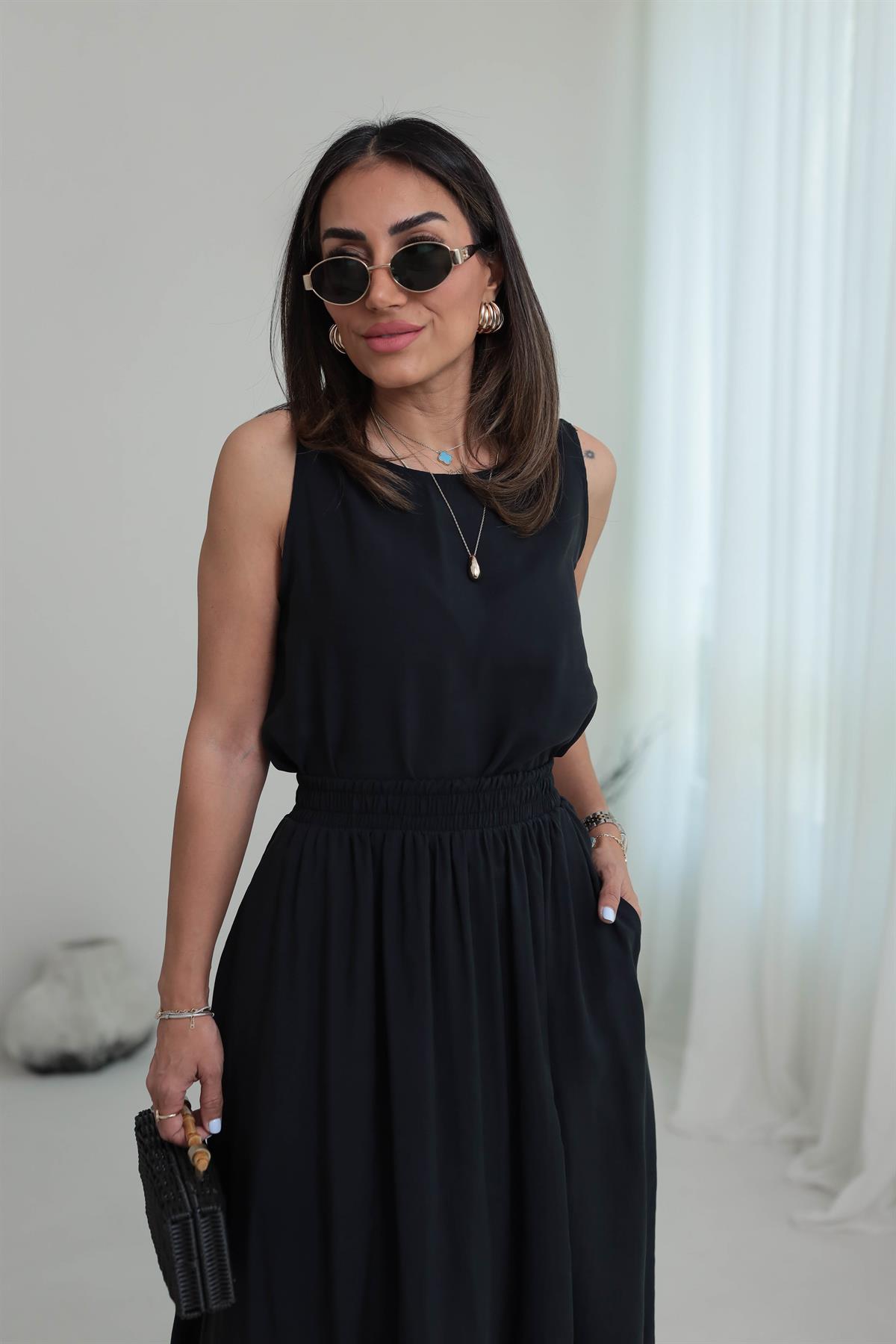 3510 Tencel Kumaş Sıfır Kol Bluz & Kloş Etekli Takım SİYAH