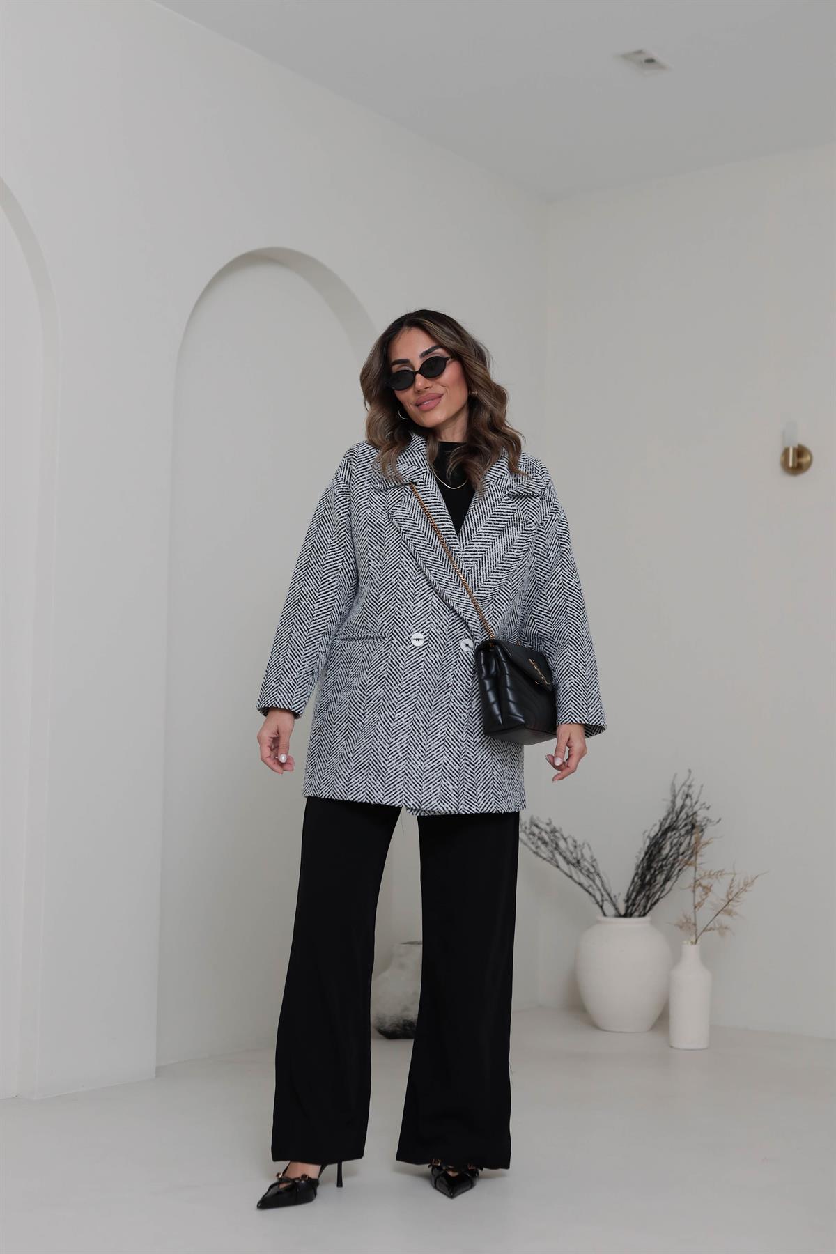 9526 Balıksırtı Desen Ara Boy Kaban SİYAHBEYAZ