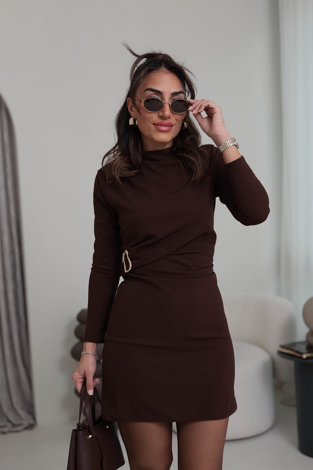 3699 Yanı Toka Detaylı Elbise KAHVE