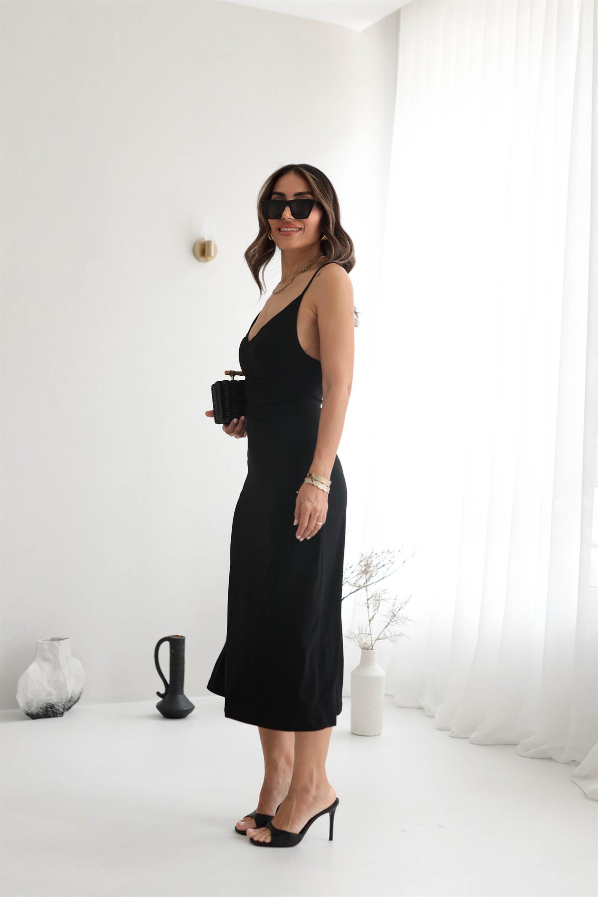 0342 Ön Büzgü Ve Drape Detaylı Askılı Elbise