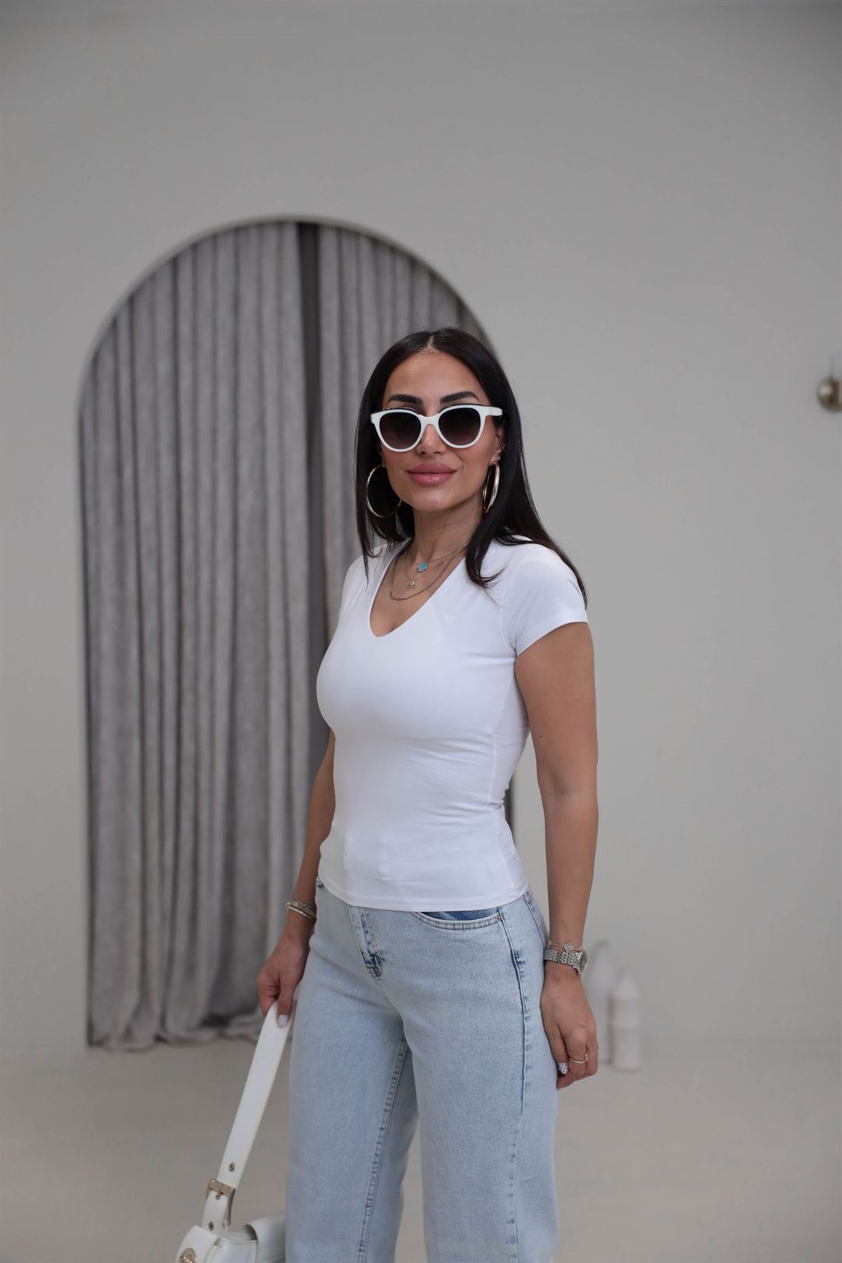 7548 V Yaka Basic Karol Tshirt BEYAZ