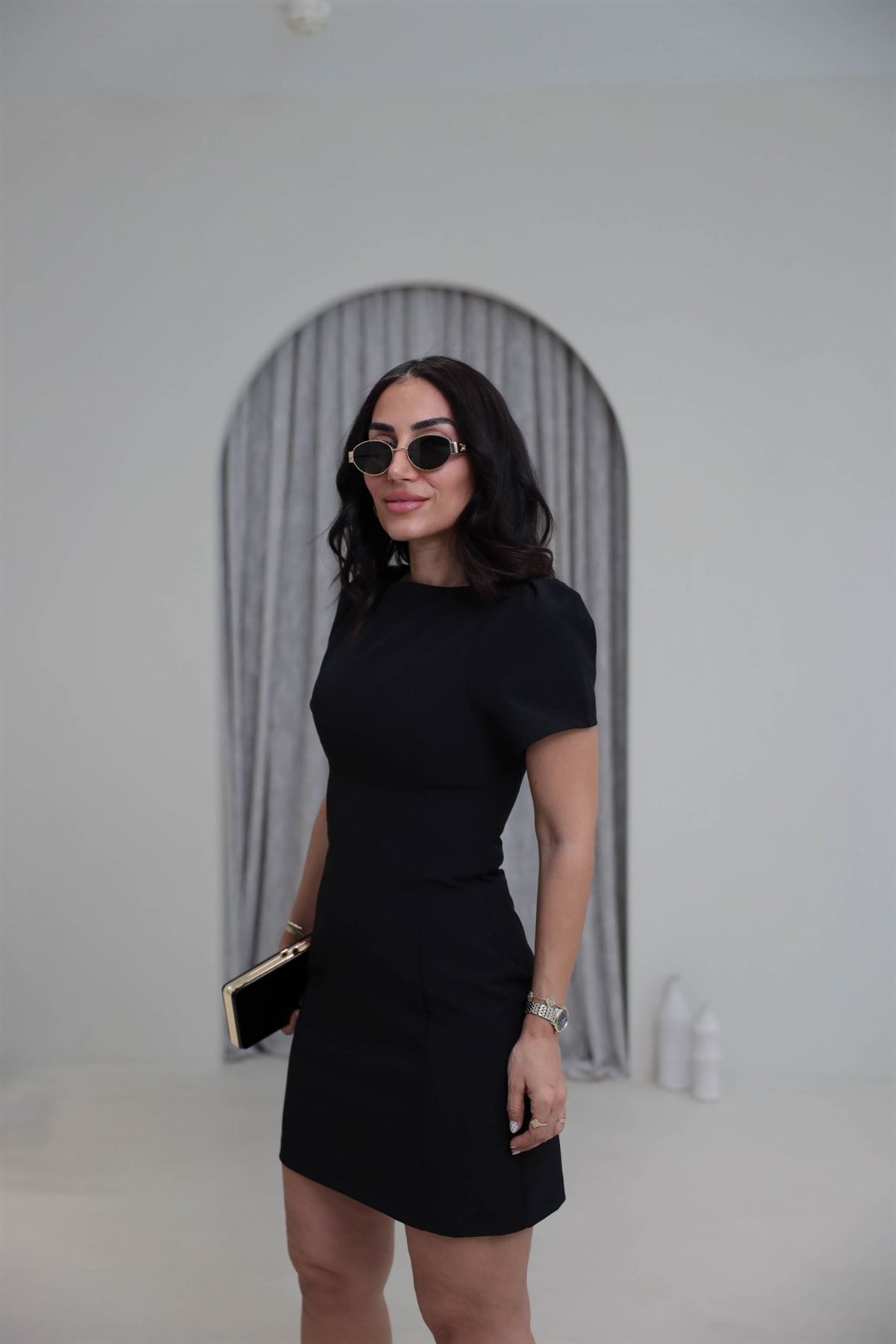 3904 Prenses Kol Belden Oturtmalı Elibise SİYAH