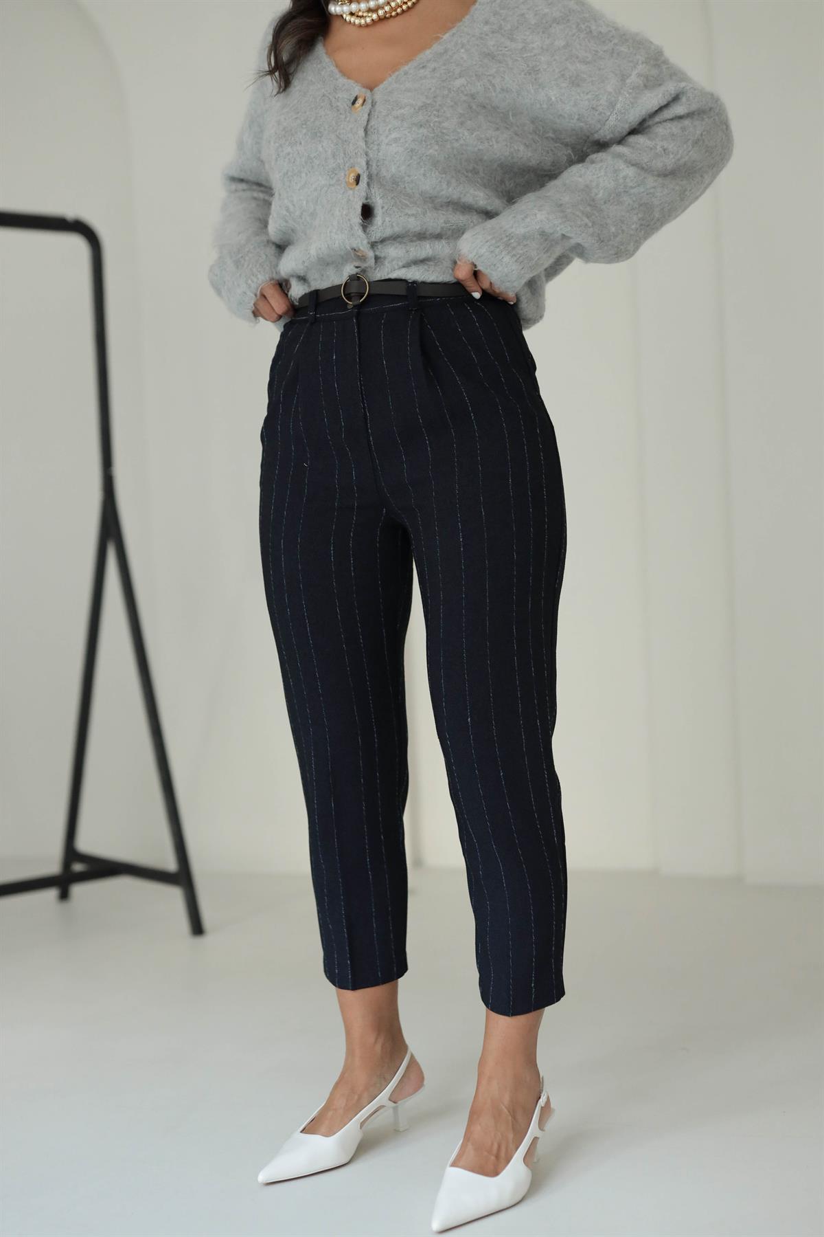 0262 Bel Lastikli Çizgili Kemerli Havuç Pantolon