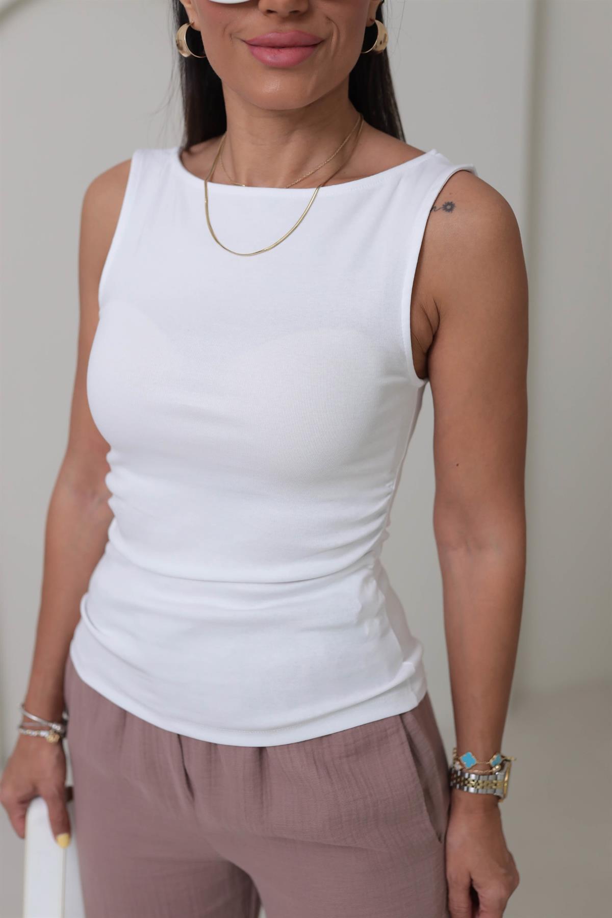 1589 Büzgülü Kayık Yaka Pamuklu Bluz BEYAZ