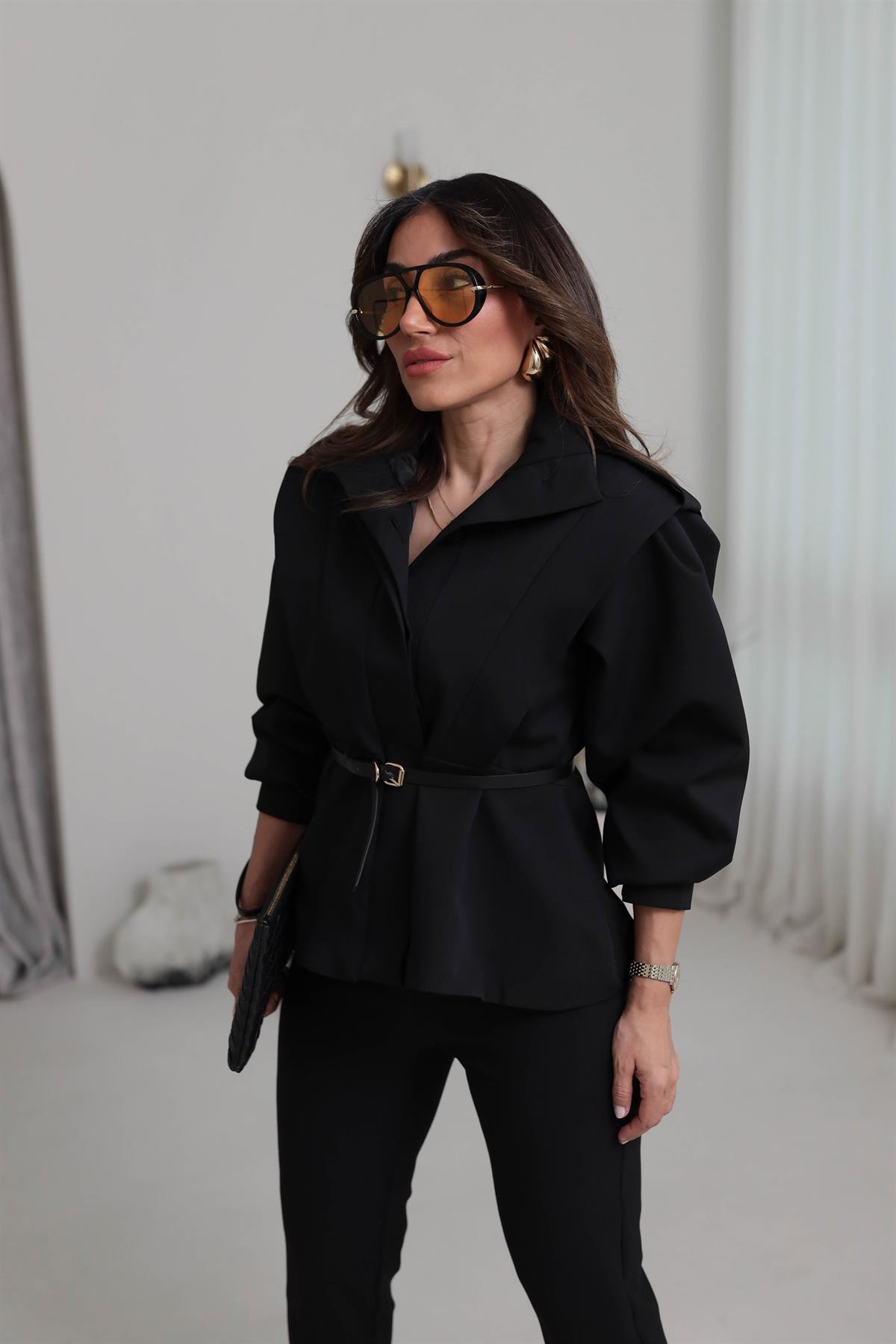 Omuzları Apoletli Gizli Düğmeli Kemerli Tasarım Ceket SİYAH