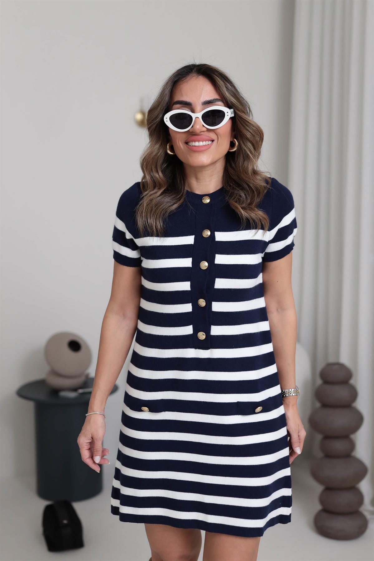 0349 Gold Düğmeli Kısa Kol Çizgili Triko Elbise LACİ-BEYAZ