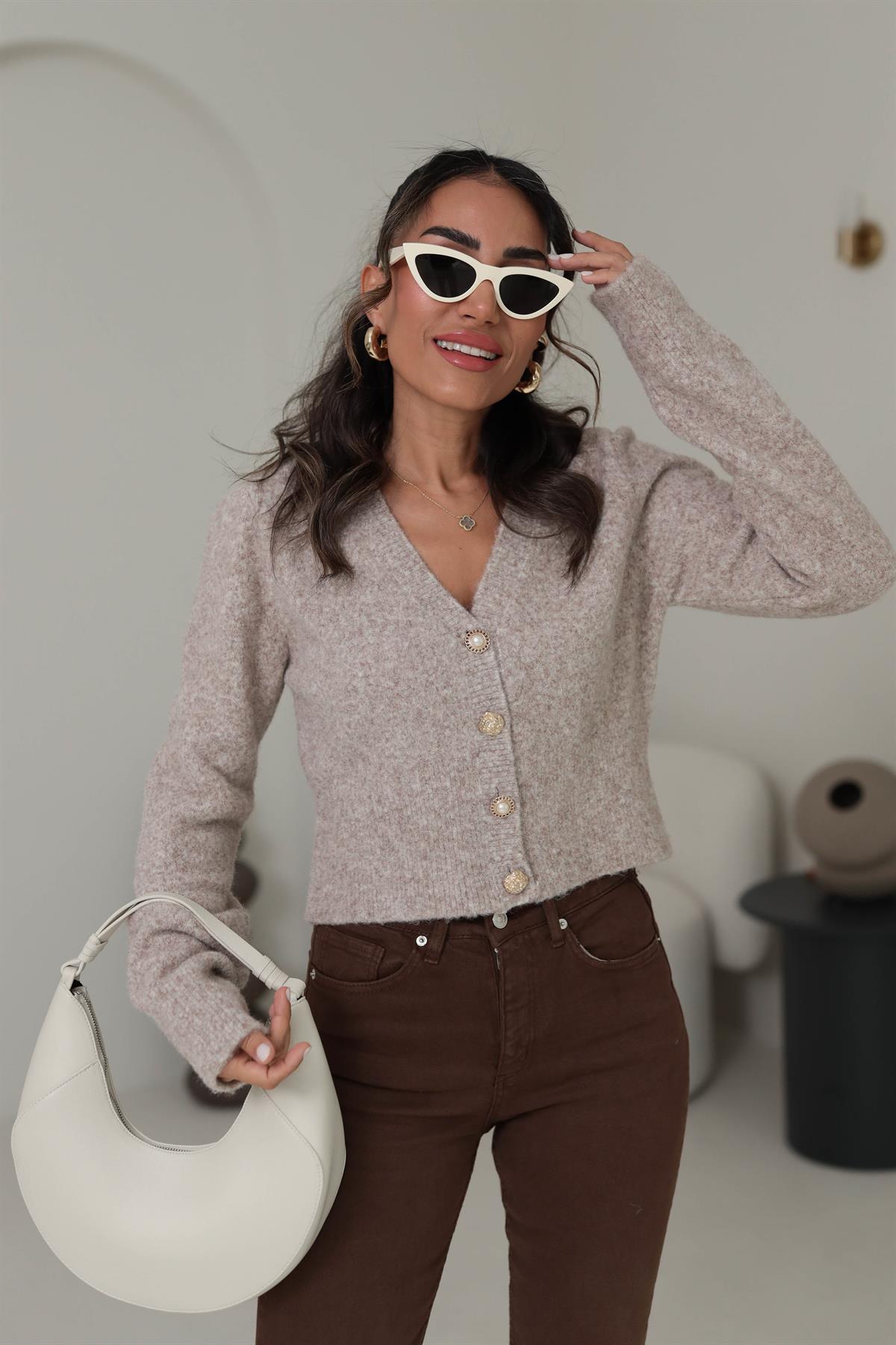 0273 V Yaka Gold Düğme Detaylı Hırka VİZON