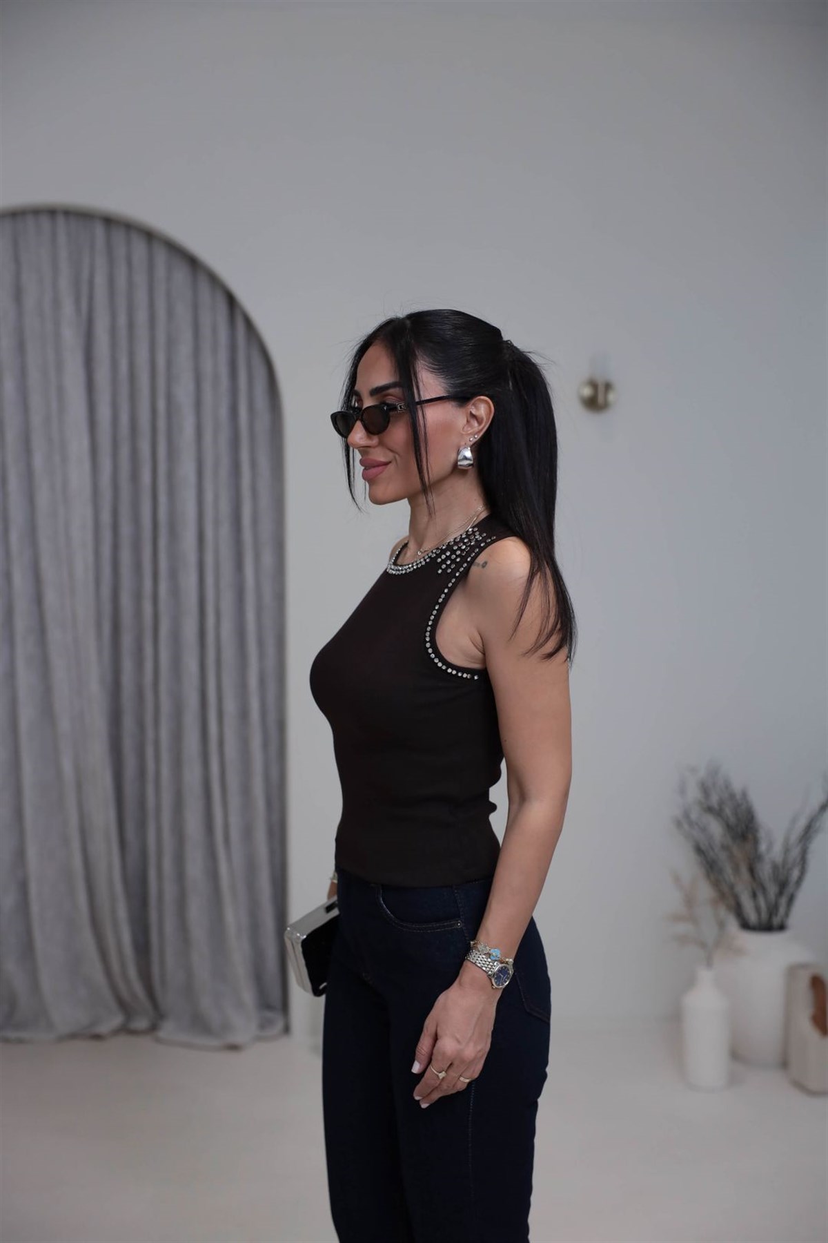 8162 Yaka ve Kol Taşlı Zımbalı Fitilli Atlet ACI KAHVE