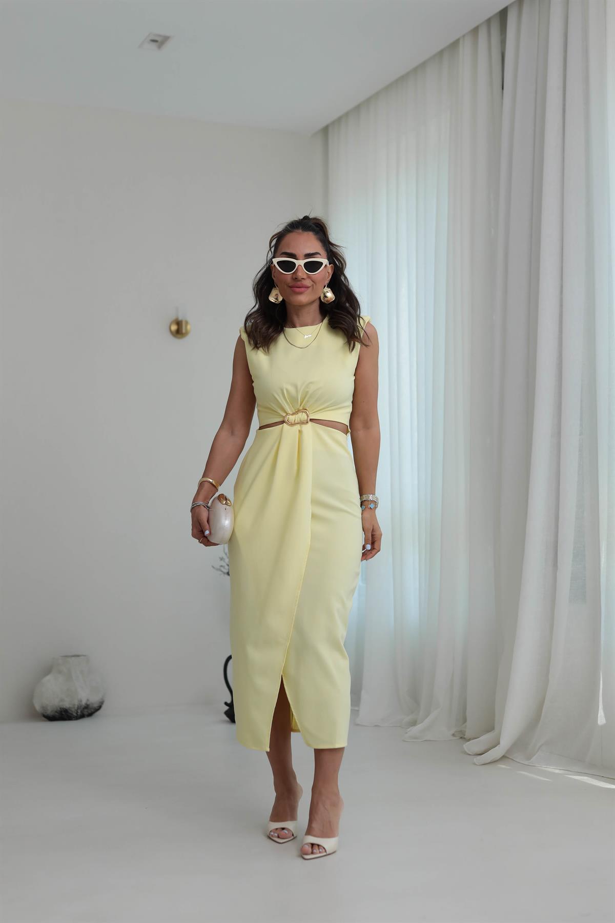 3755 Sıfır Kol  Bel Dekolteli Gold Tokalı Midi Elbise SARI