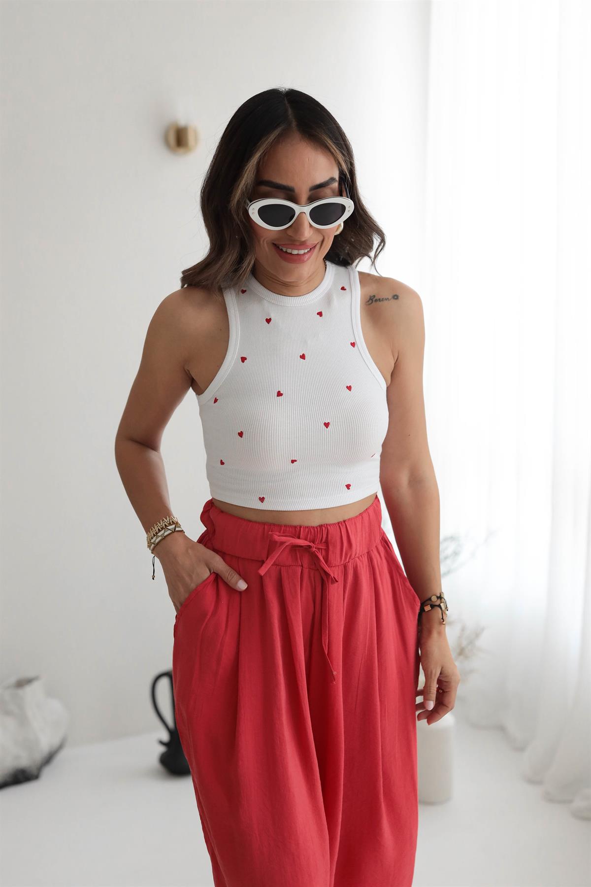 0819 Kalp Nakışlı Crop Top