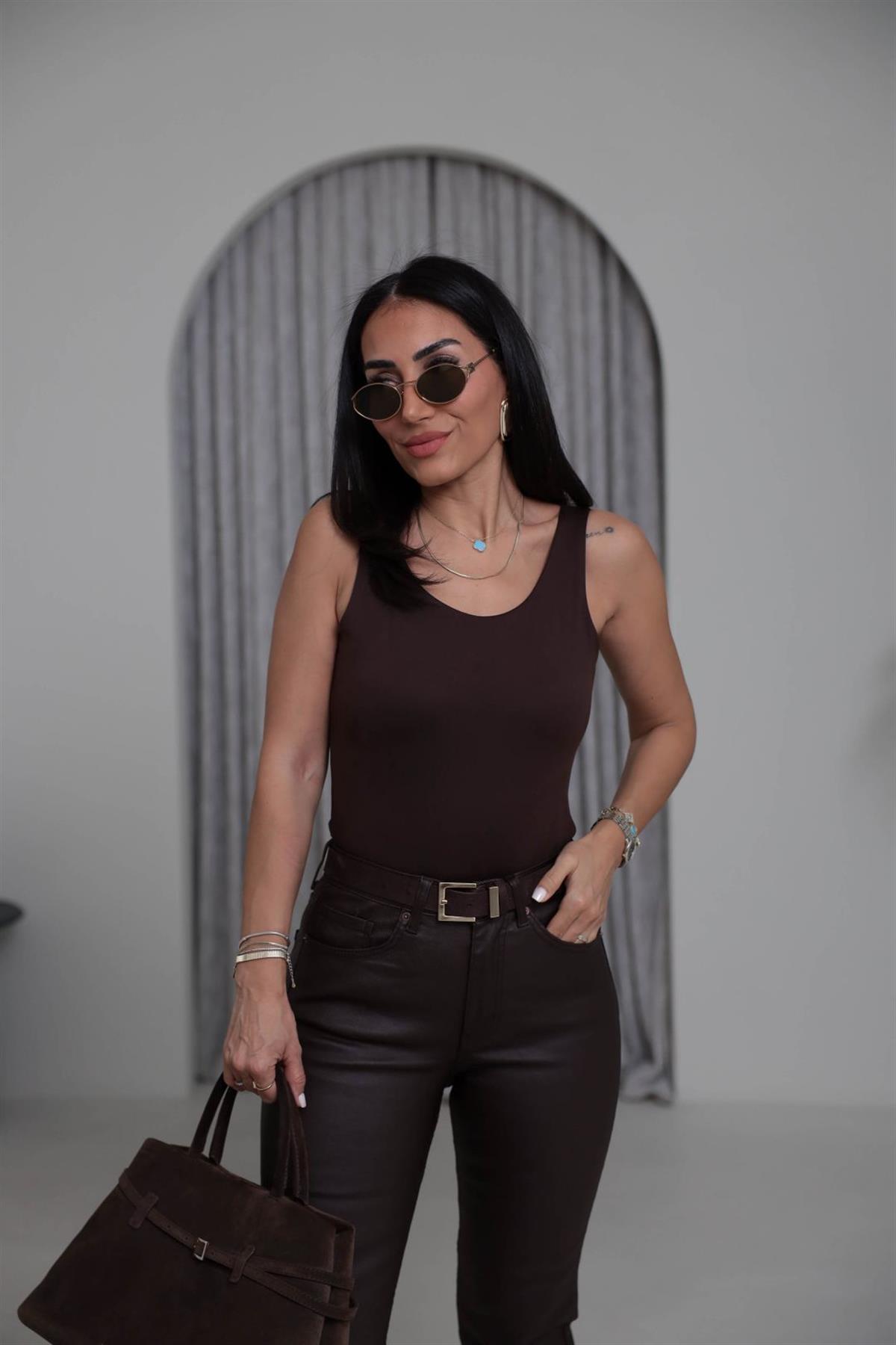 1028 Sırt Dekolteli Kalın Askılı Çıtçıtlı Bodysuit ACI KAHVE