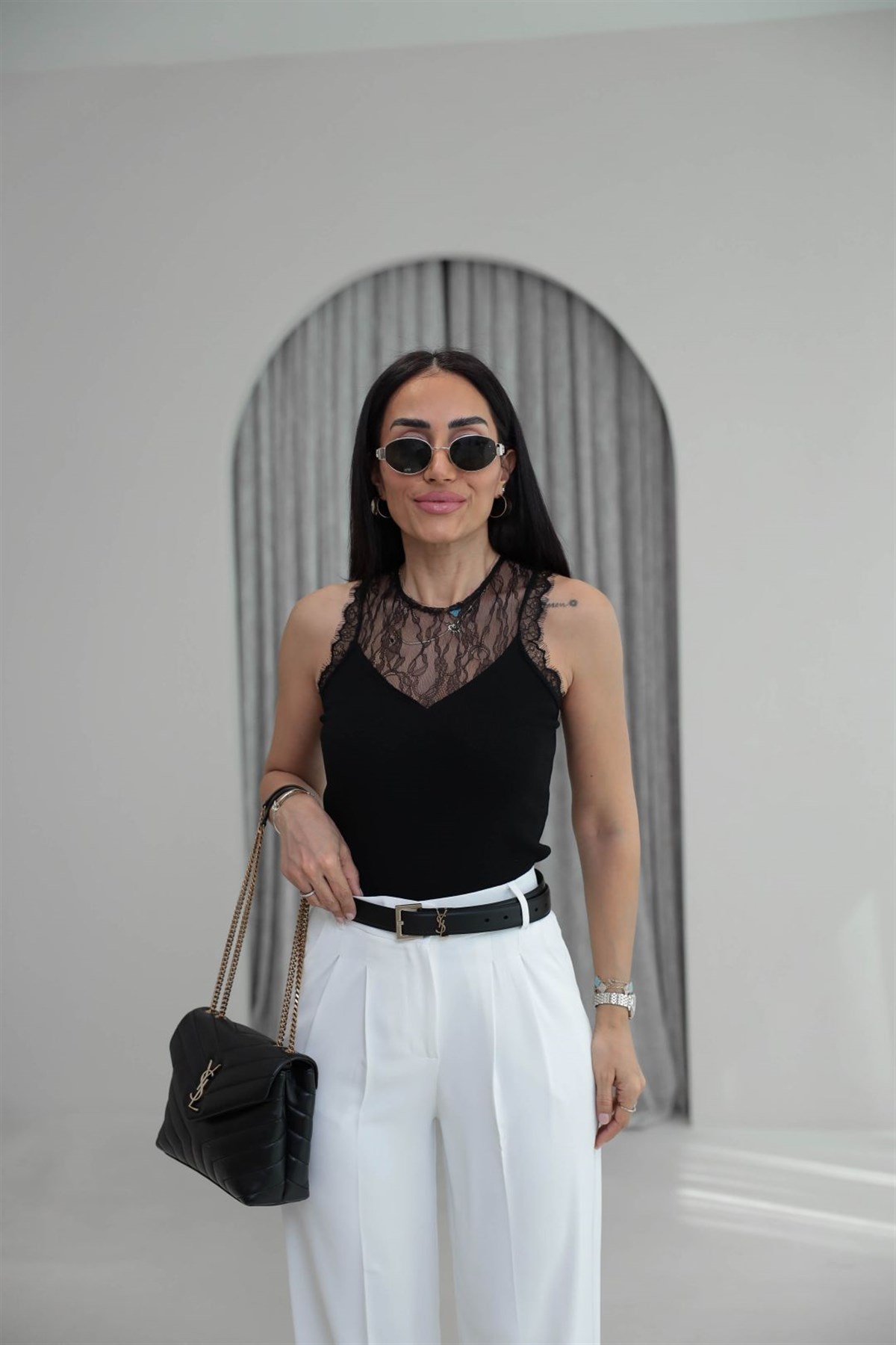 Dantel Garnili Sıfır Kol Triko Bluz SİYAH