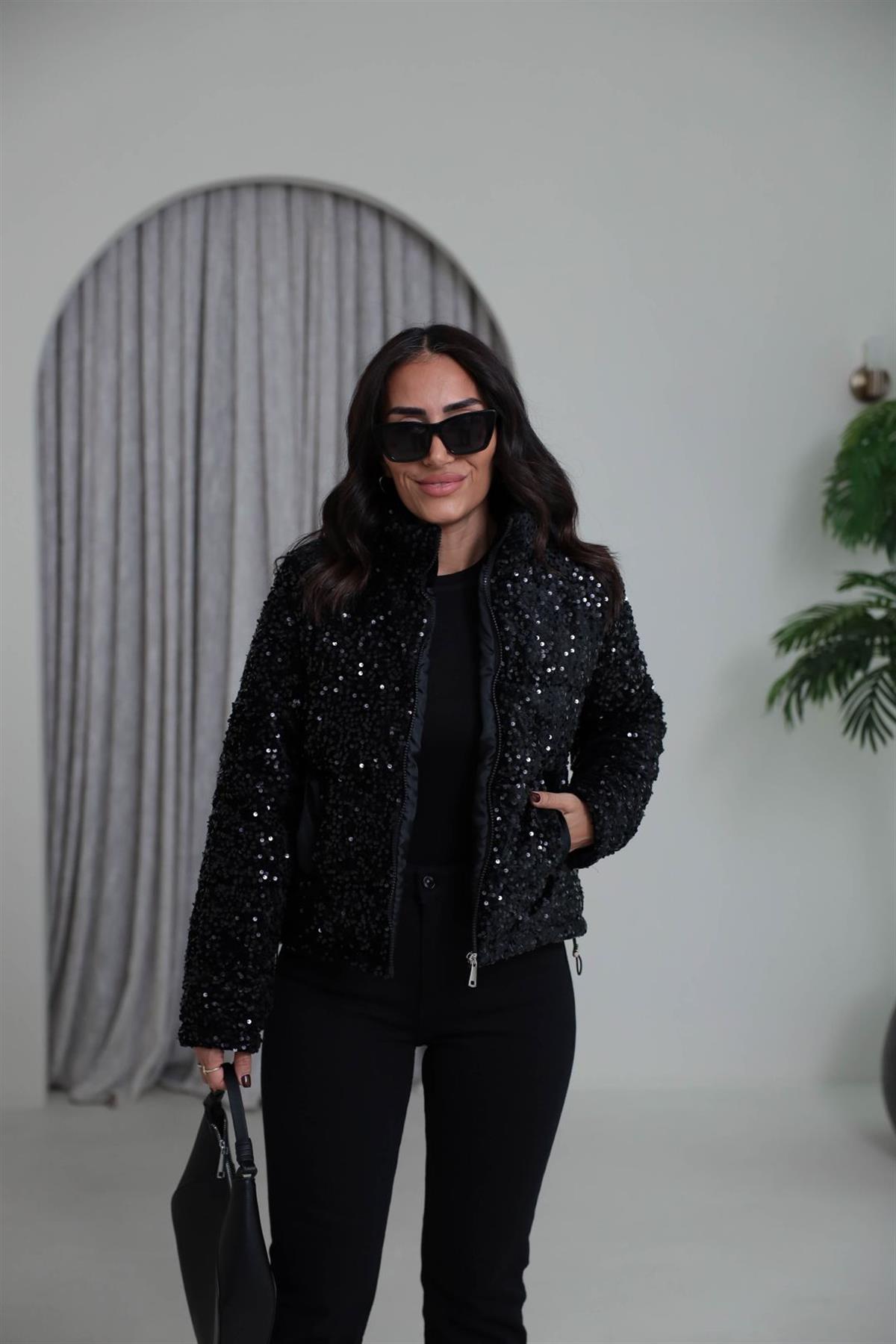 9544 Pullu Dik Yaka Şişme Mont SİYAH