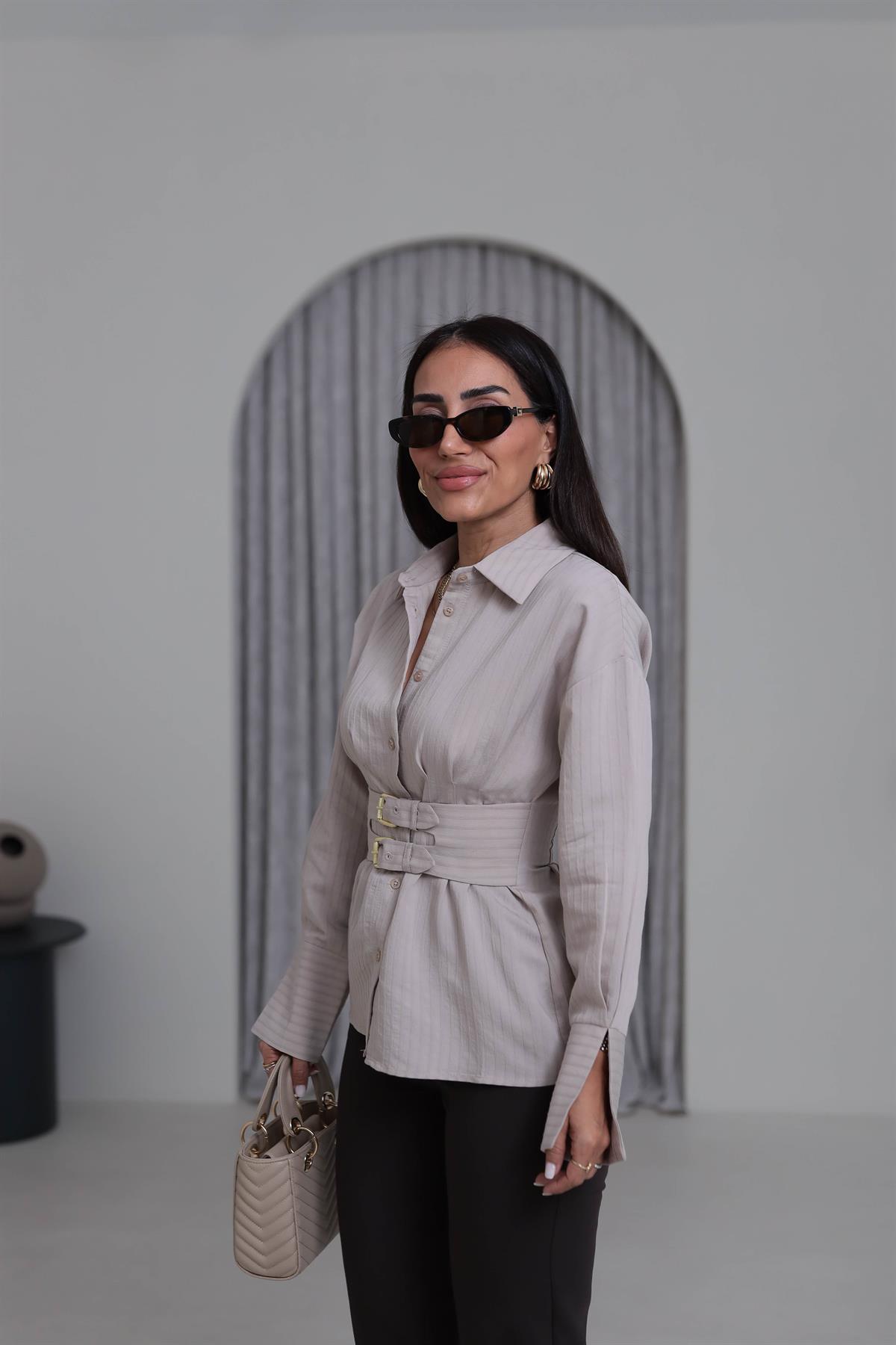 0867 Kol Manşetli Kemer Detaylı Gömlek BEJ