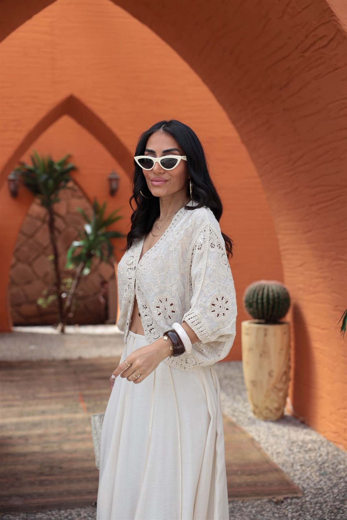 9750 İthal Güpürlü ve İşlemeli Hırka Bluz BEJ