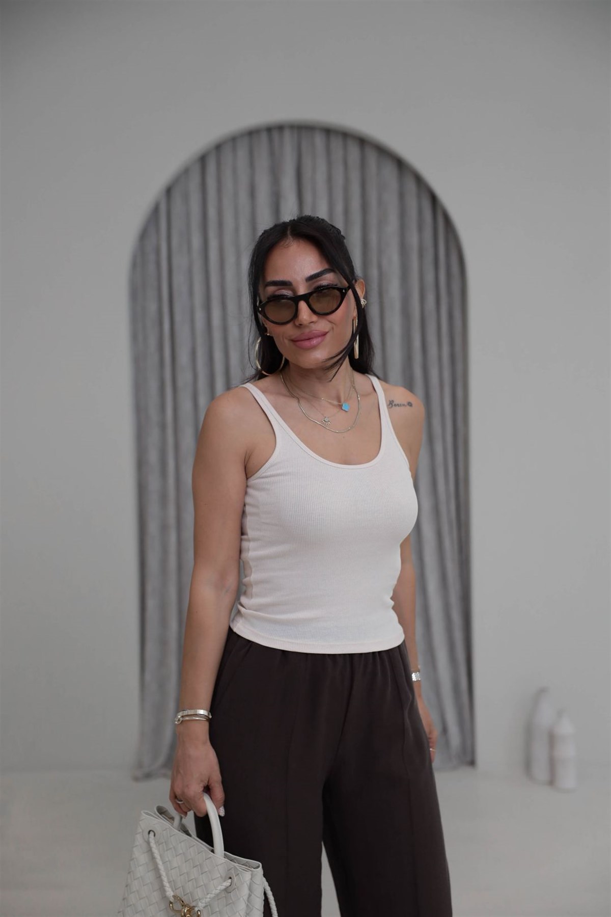 4113 Fitilli Askılı Crop Atlet BEJ