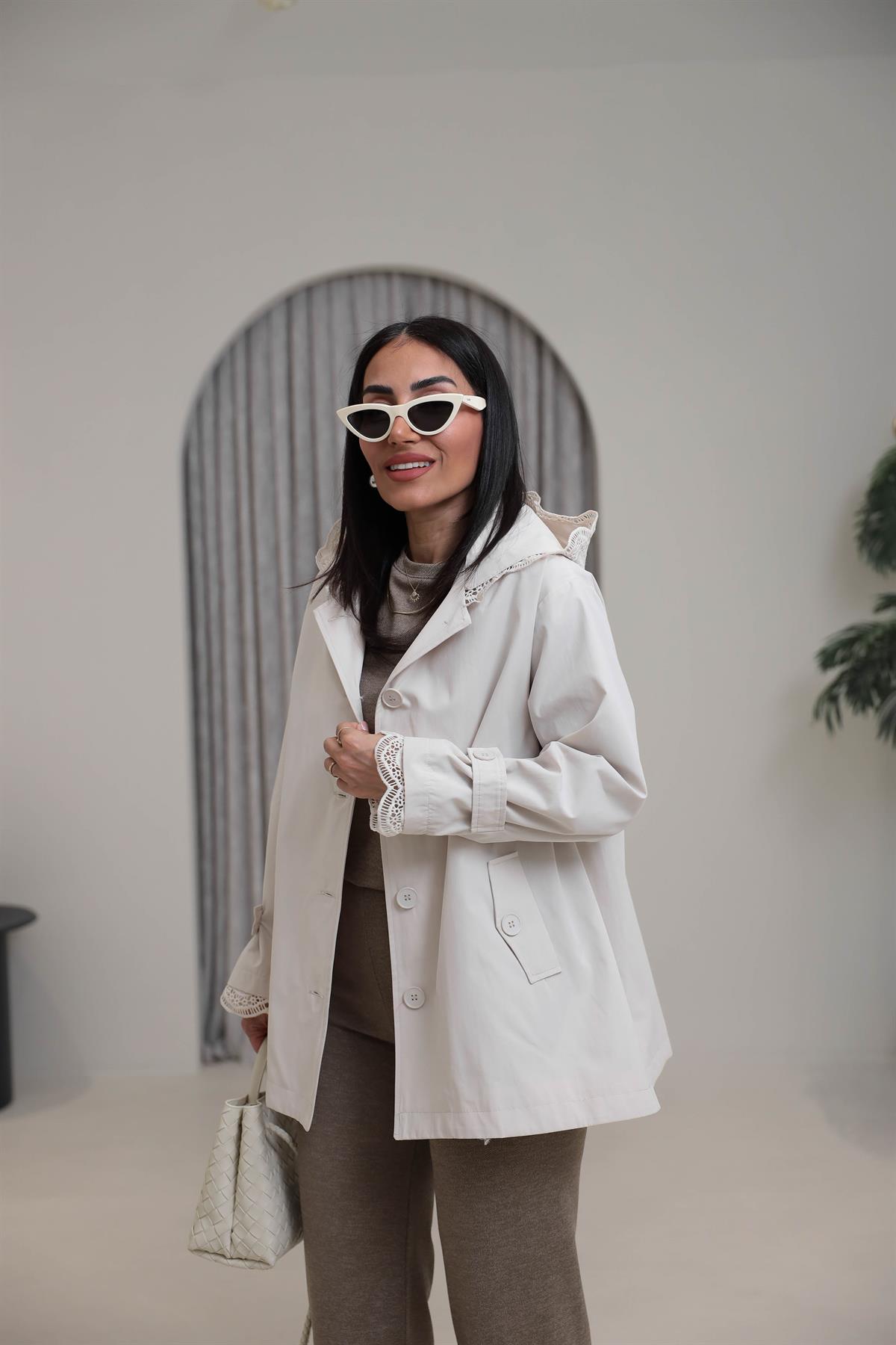 9719 Güpür Detay Teknik Kumaş Trençkot TAŞ