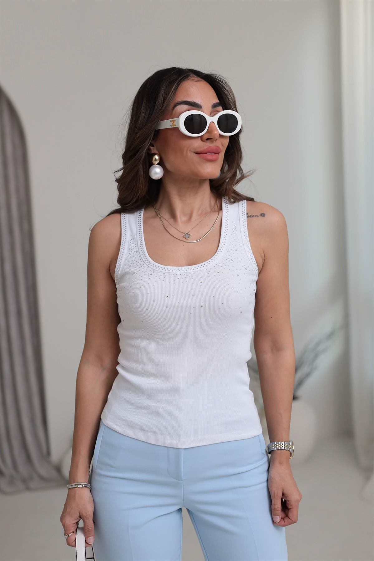 1015 Dağınık Taşlı Atlet BEYAZ