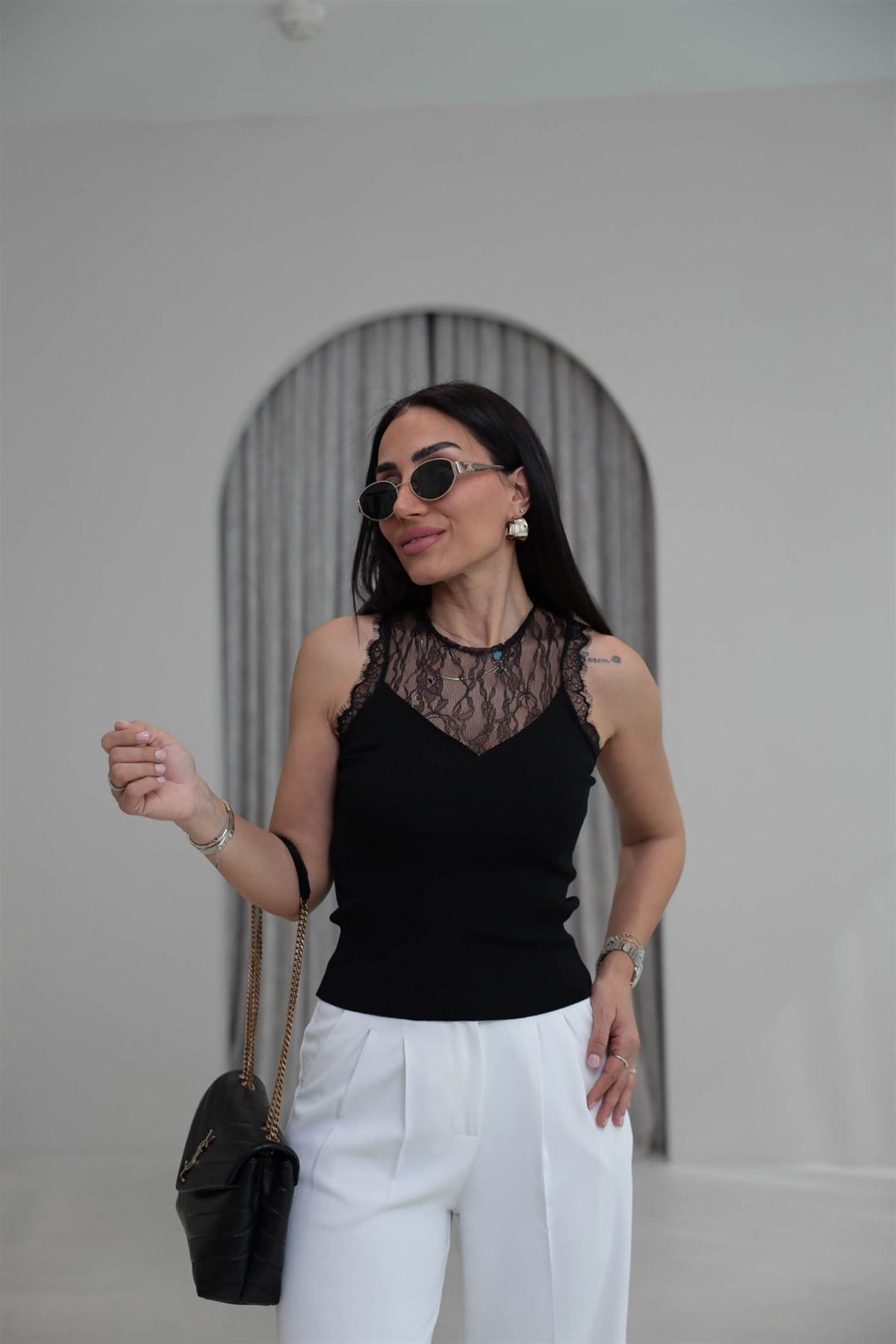 Dantel Garnili Sıfır Kol Triko Bluz SİYAH