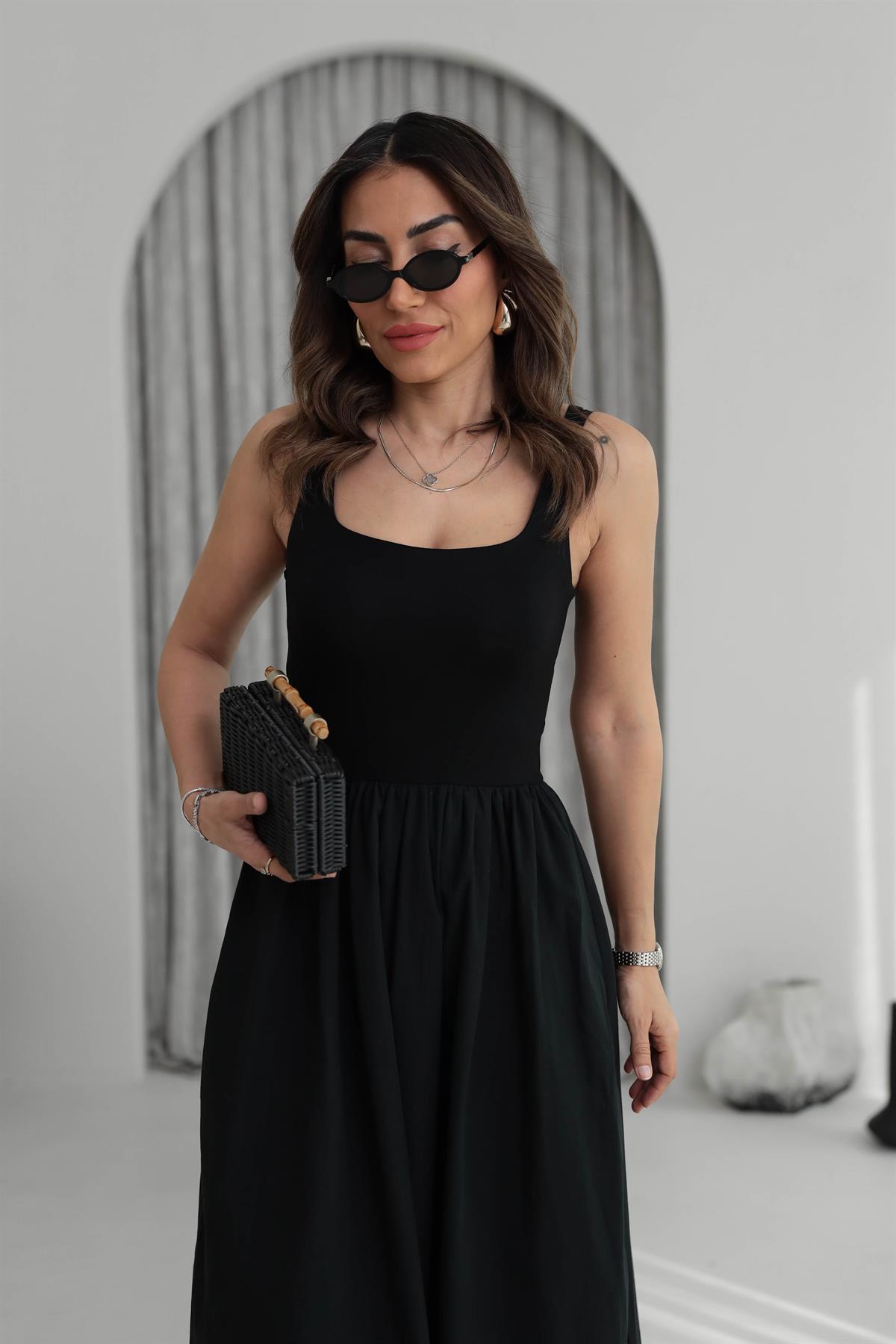 2073 Kare Yaka Askılı Parçalı Poplin Elbise SİYAH