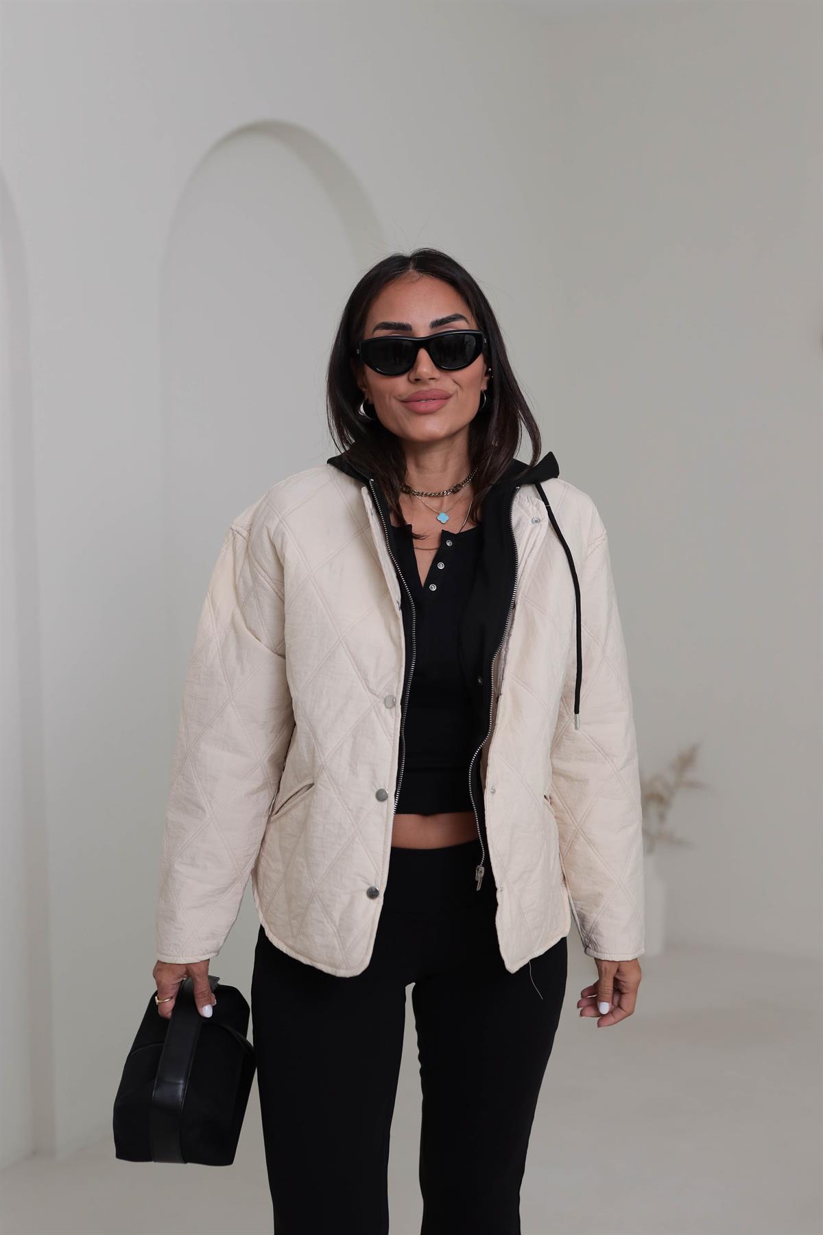 5841 Kapüşonlu Garni Detaylı Kapitone Mont TAŞ