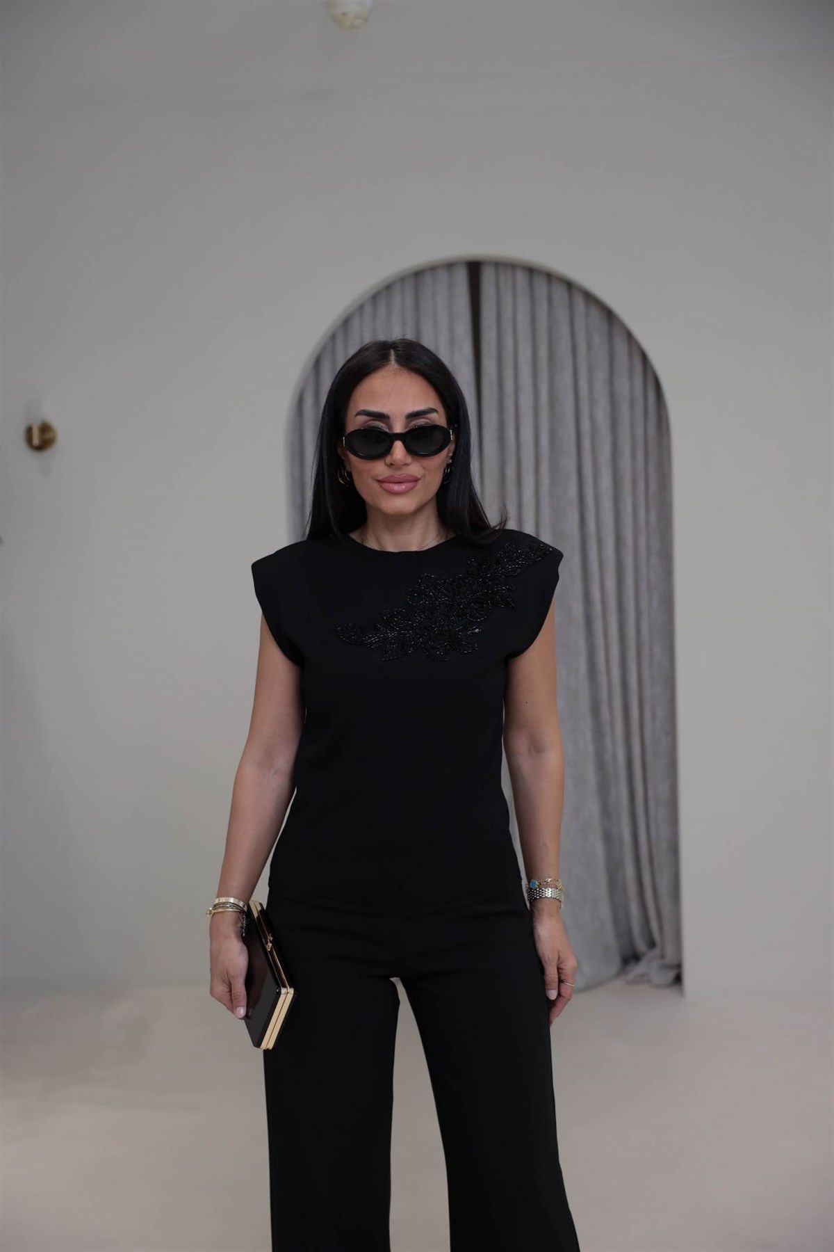 0629 Vatkalı Sıfır Kol Rayon Kumaş Bluz SİYAH