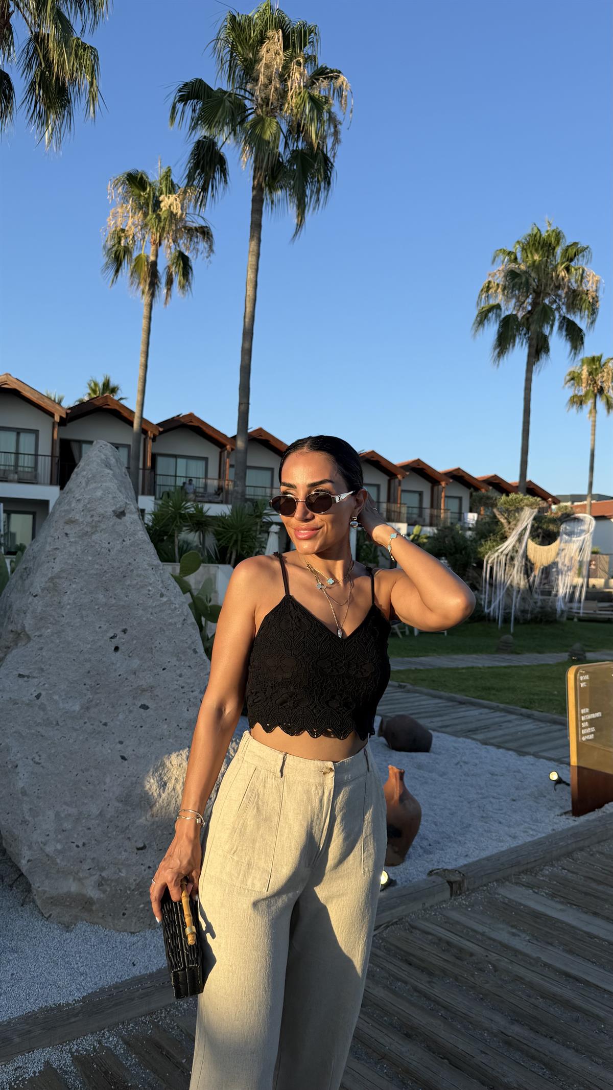 7314 İp Asklı Sırtı Gipeli Dantel İşleme Büstiyer SİYAH