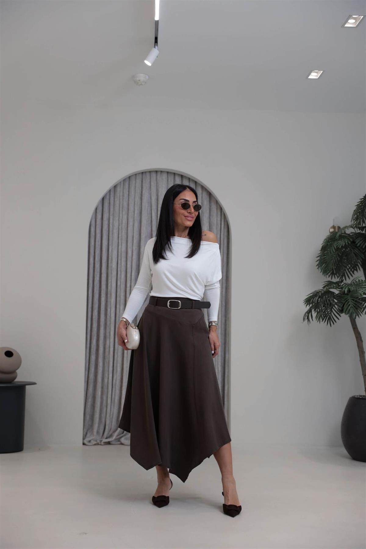 0670 Asimetrik Dikiş Detay Kemerli Kloş Etek KAHVE