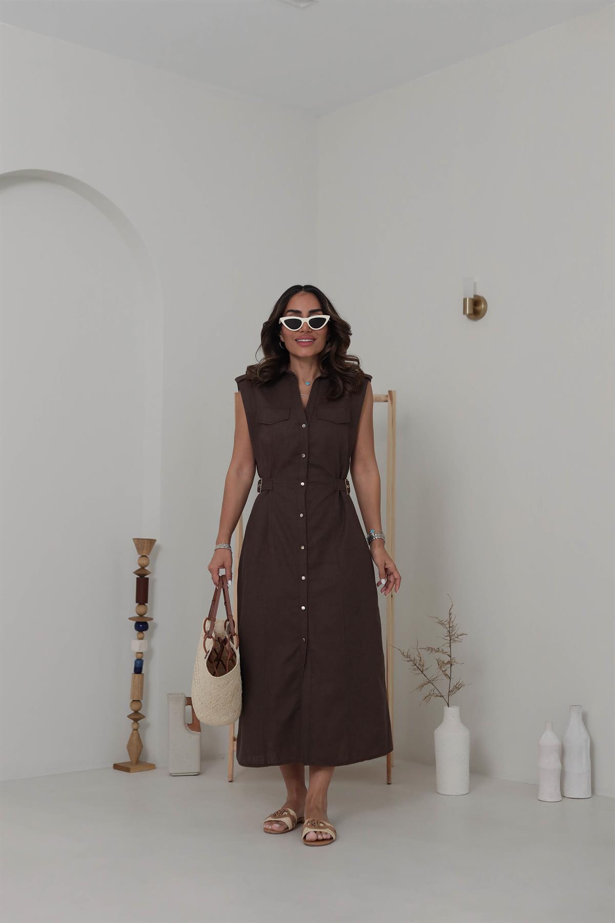 0473 Yanı Tokalı Keten Elbise KAHVE