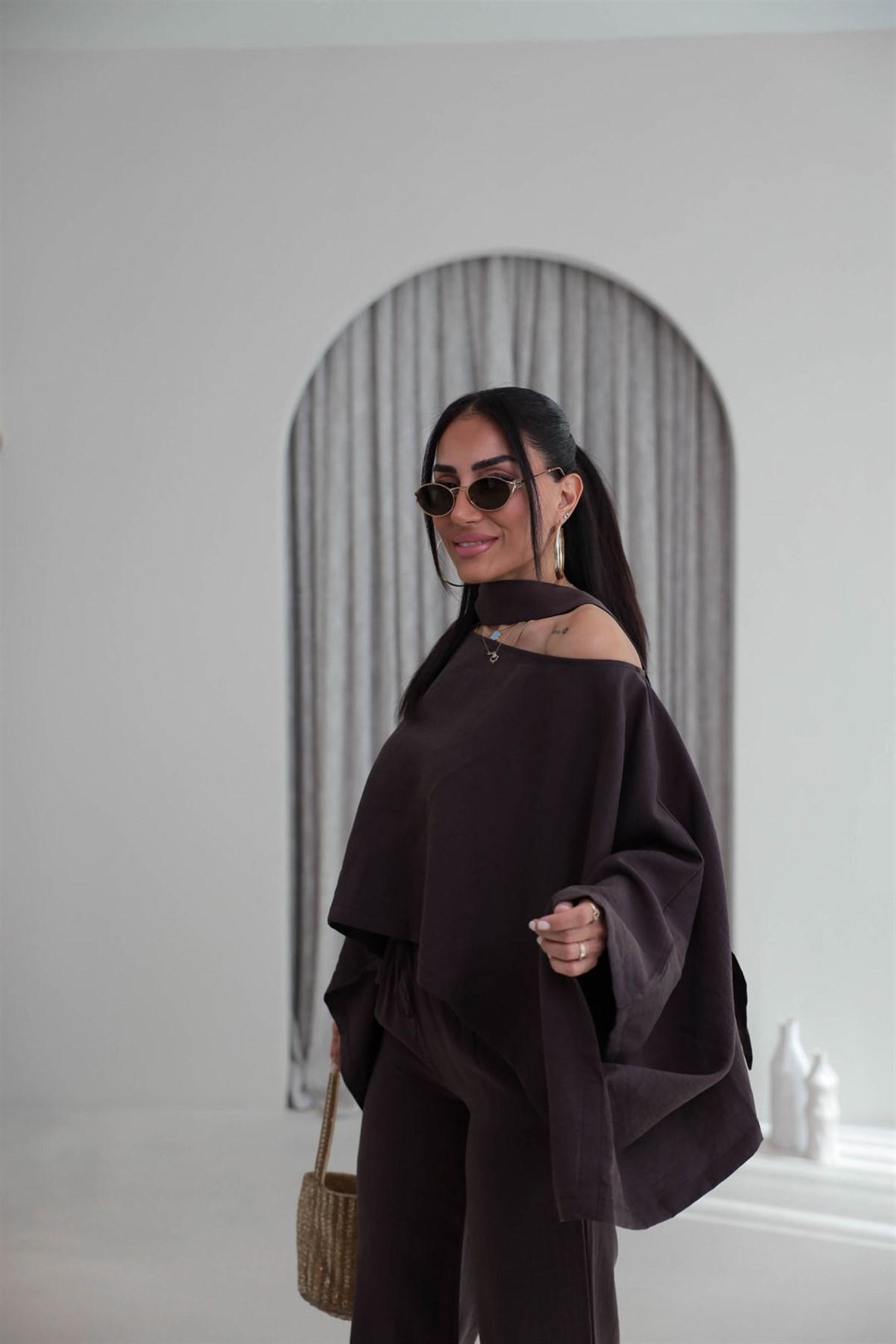 Fular Detaylı Pelerin Bluz Pantolon Takım KAHVE