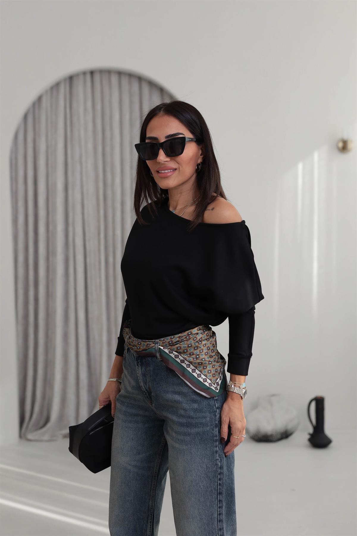 2450 Düşük Omuzlu Modal Kumaş Bluz SİYAH