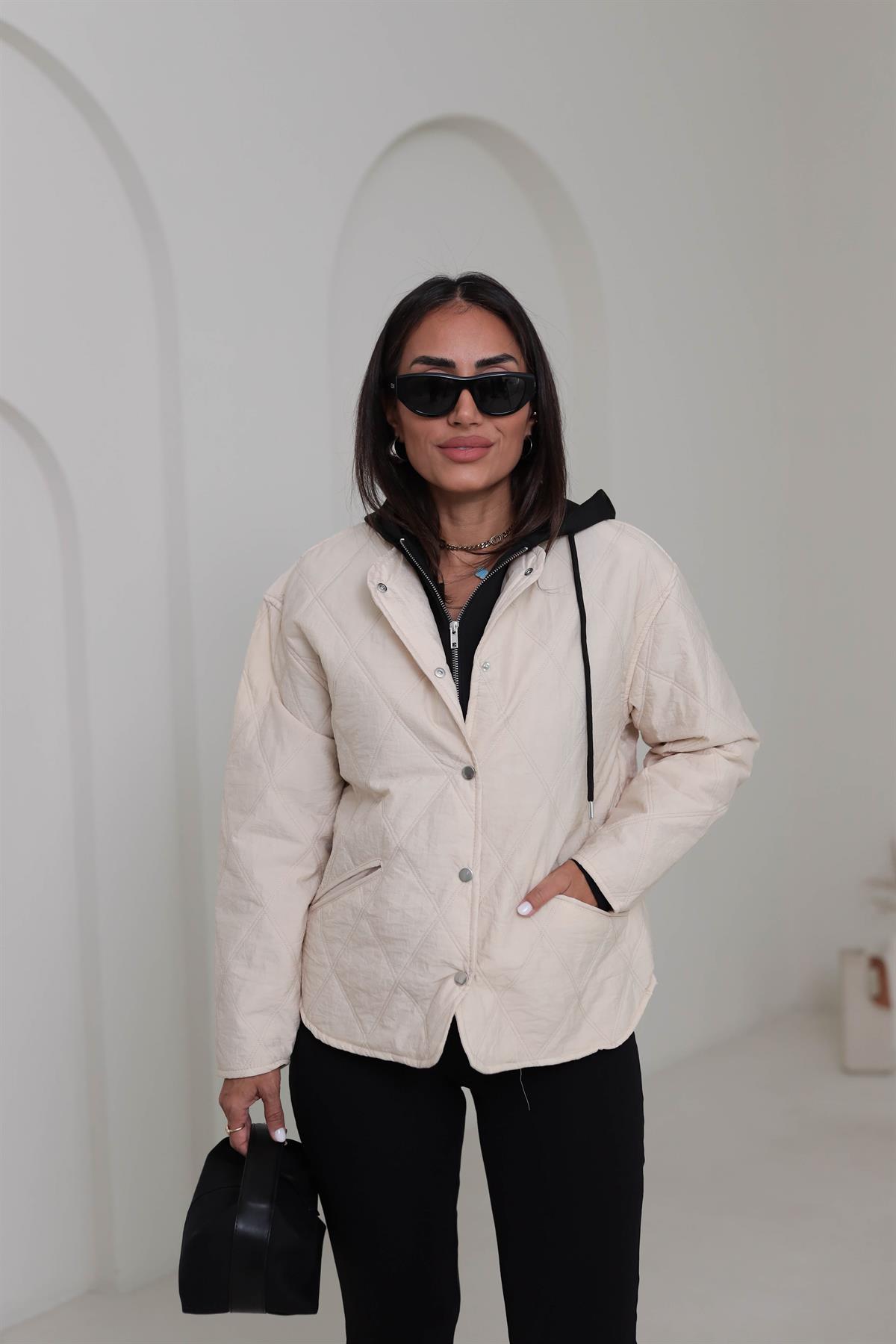 5841 Kapüşonlu Garni Detaylı Kapitone Mont TAŞ