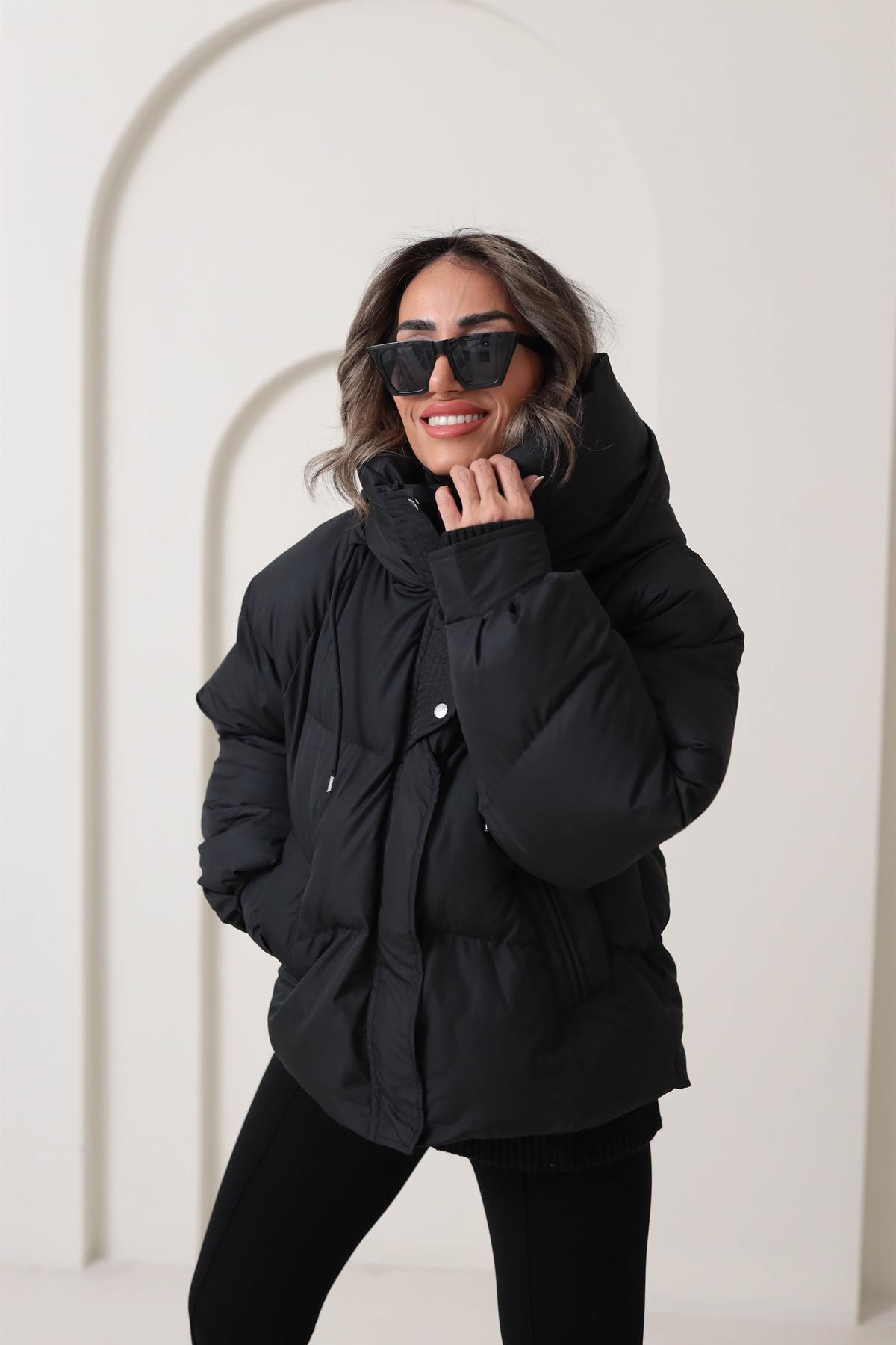 2422 Cırtlı Kapşonlu Fermuarlı Kalın Mont SİYAH