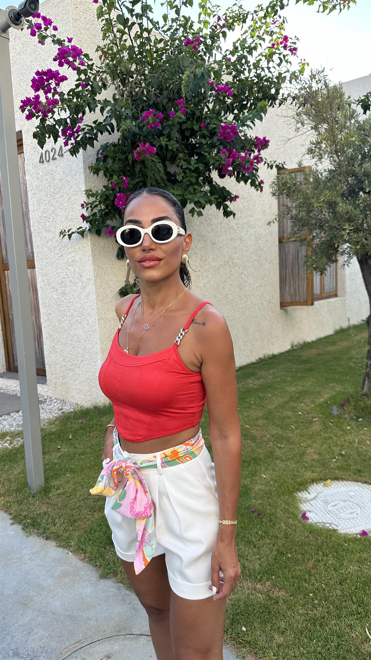 6156 Zincir Detaylı İp Askılı Crop