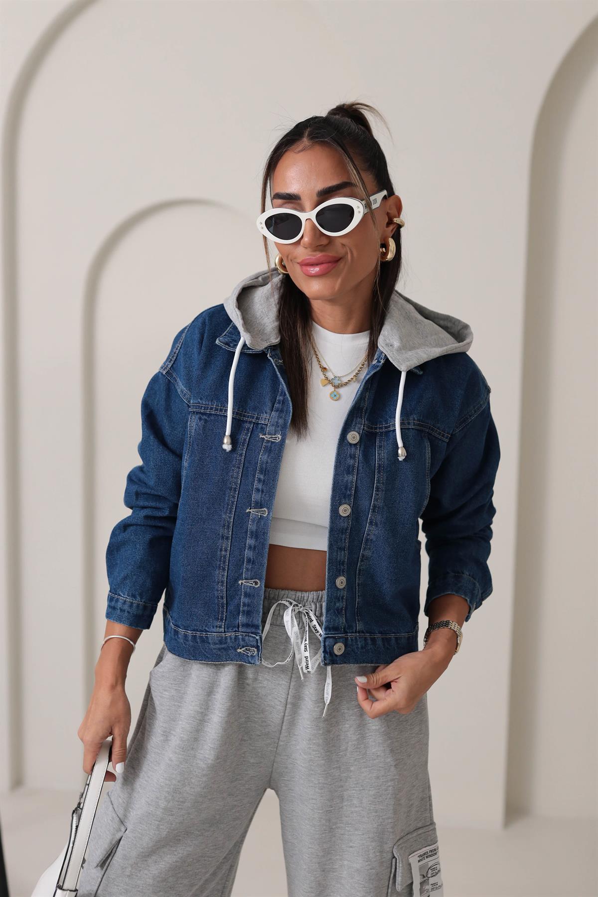 3473 Arkası Düğmeli Gri Kapşonlu Kot Ceket