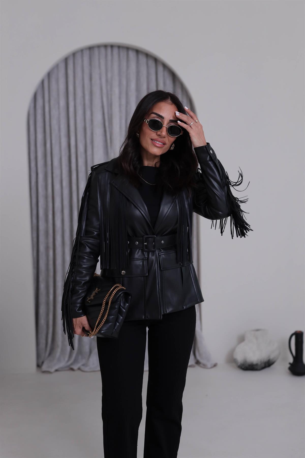 7650 Püsküllü Kemerli Deri Ceket SİYAH