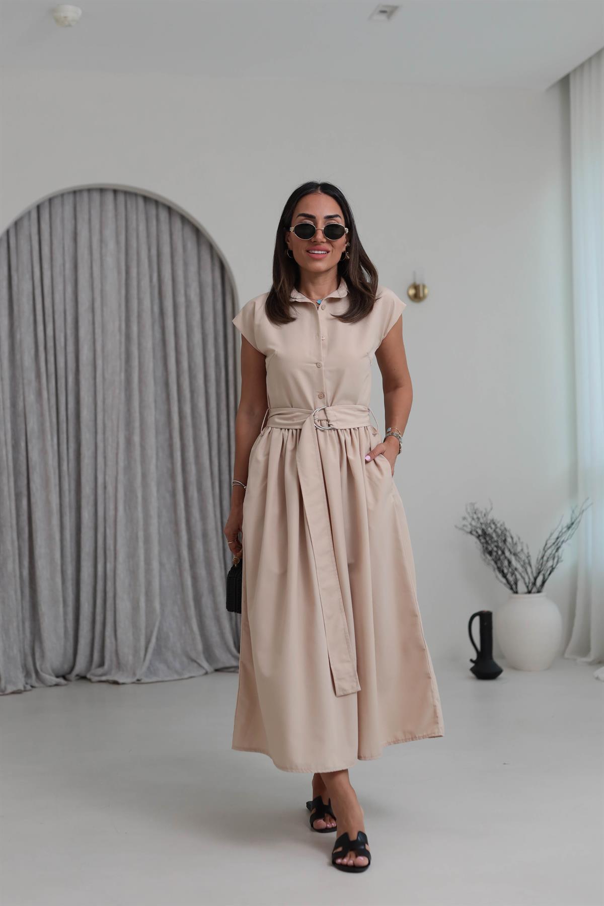 501 Polo Yaka Düğmeli Kuşaklı Uzun Elbise BEJ