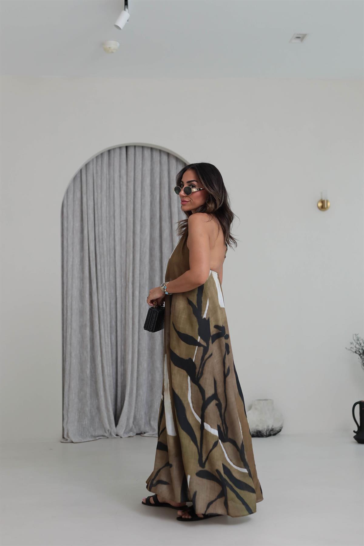 5113 Boyundan Bağlamalı Sırt Dekolteli Desenli Maxi Elbise HAKİ YEŞİL