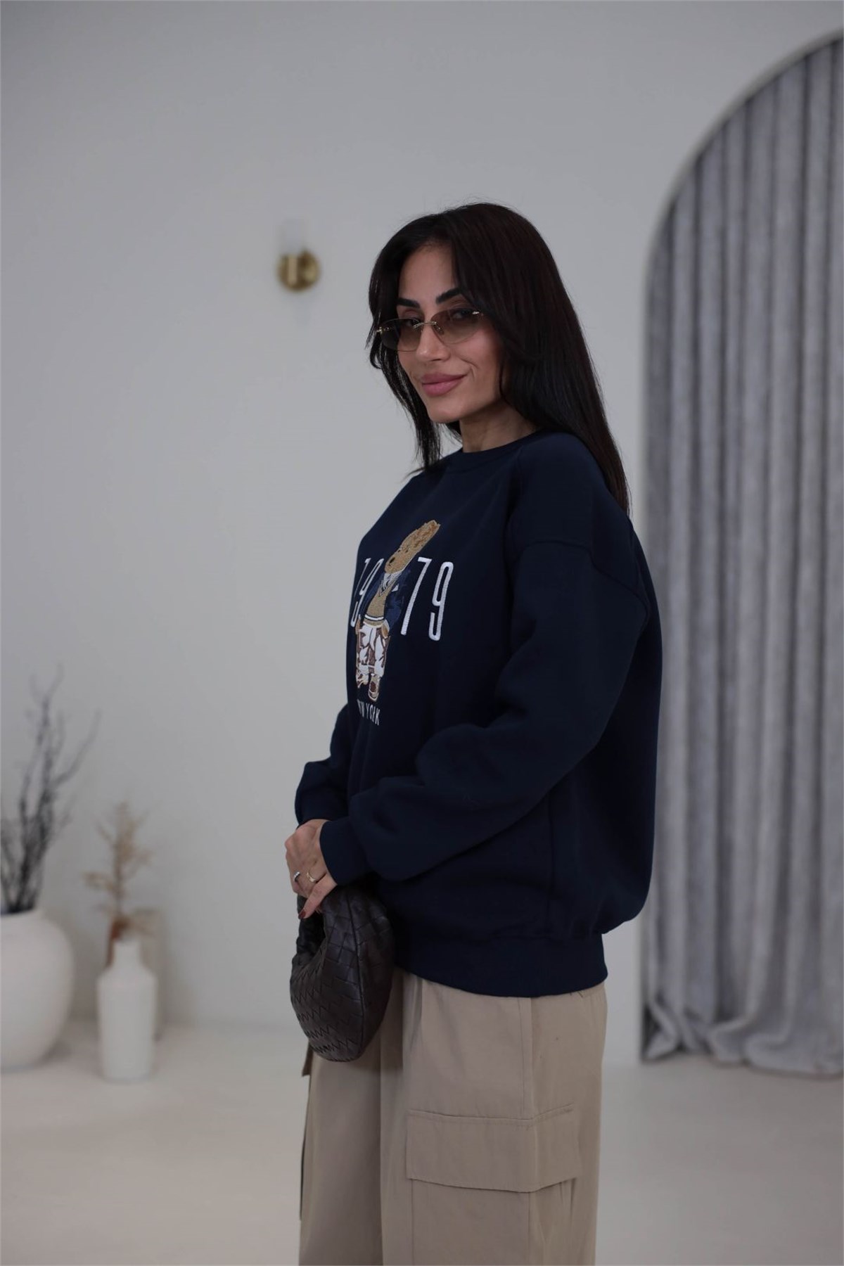 0417 Reglan Kol Teddy Nakışlı Sweatshirt LACİVERT