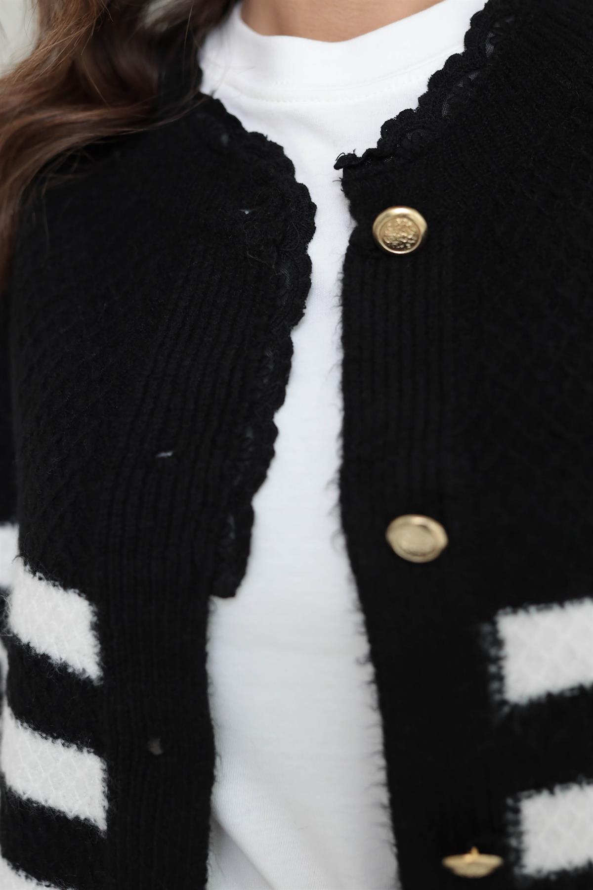 Yaka Dantelli Gold Düğmeli Hırka SİYAHBEYAZ