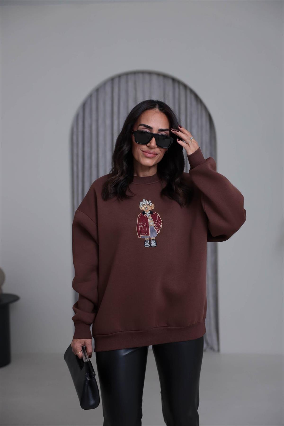 6910 Taşlı Aplikeli Şardonlu Sweatshirt KAHVE