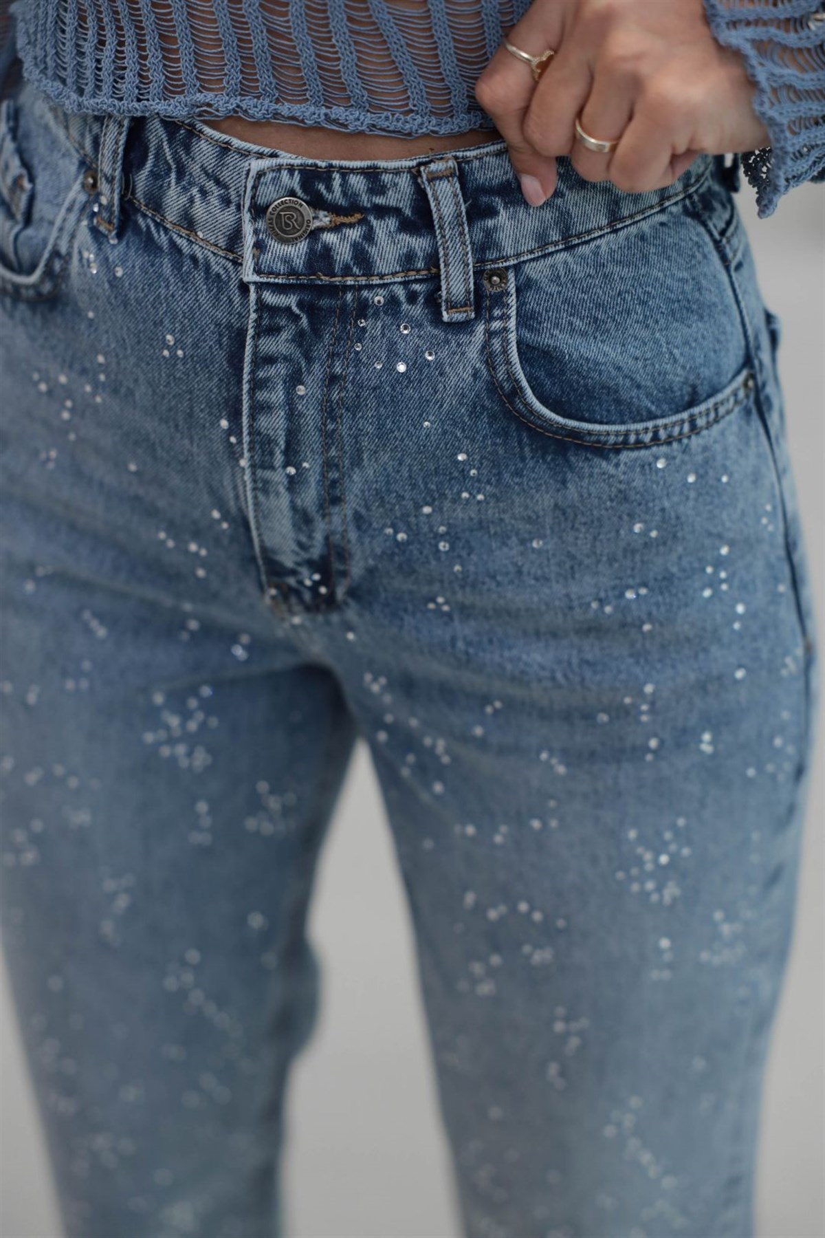 3010 Rahat Kesim Taşlı Mom Jean MAVİ