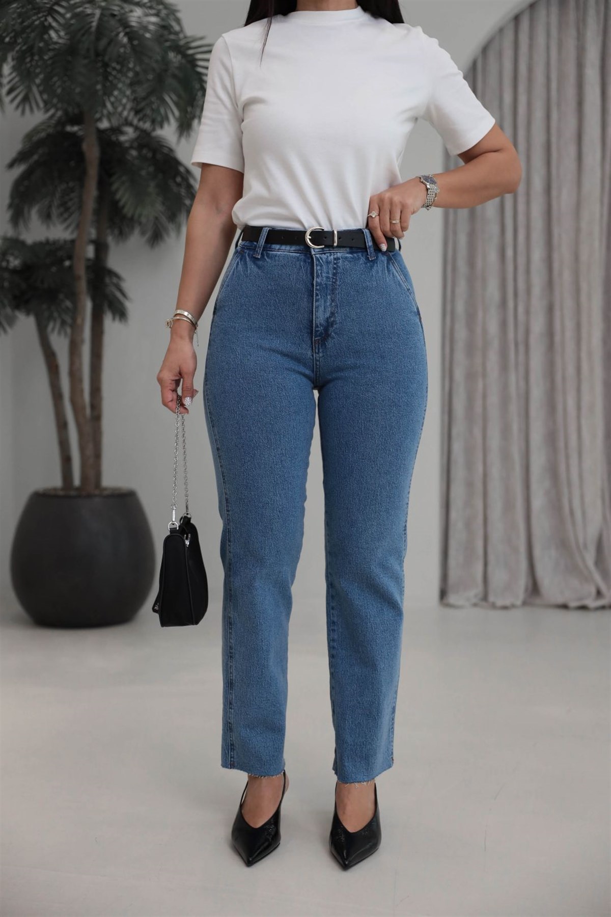 127 Kemerli Paçası Kesik Boyfit Jean MAVİ