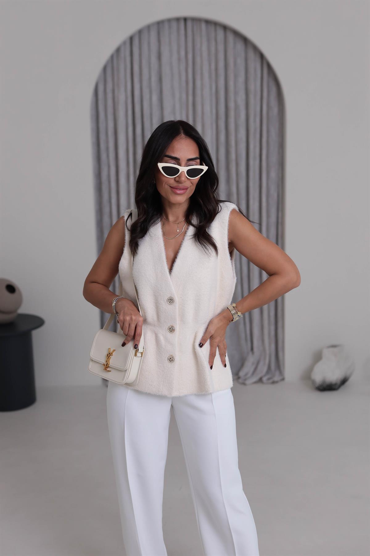 0364 Düğmeli Belden Büzgülü Angora Yelek EKRU