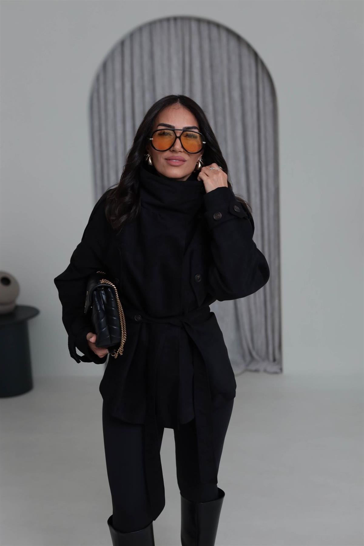 0572 Dik Yaka Apoletli Süet Mont SİYAH